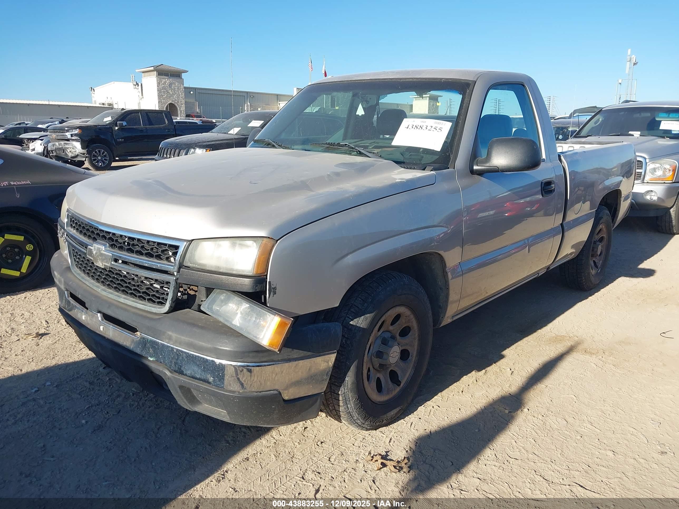 CHEVROLET SILVERADO image 2