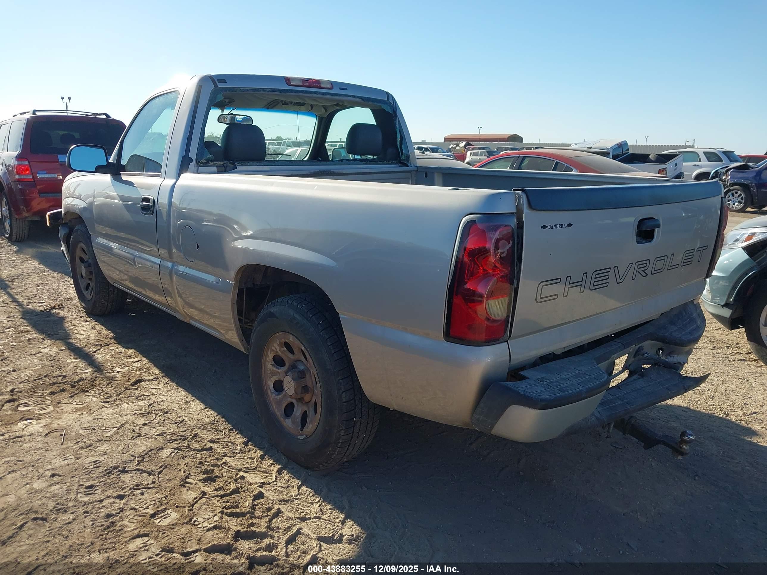 CHEVROLET SILVERADO image 3