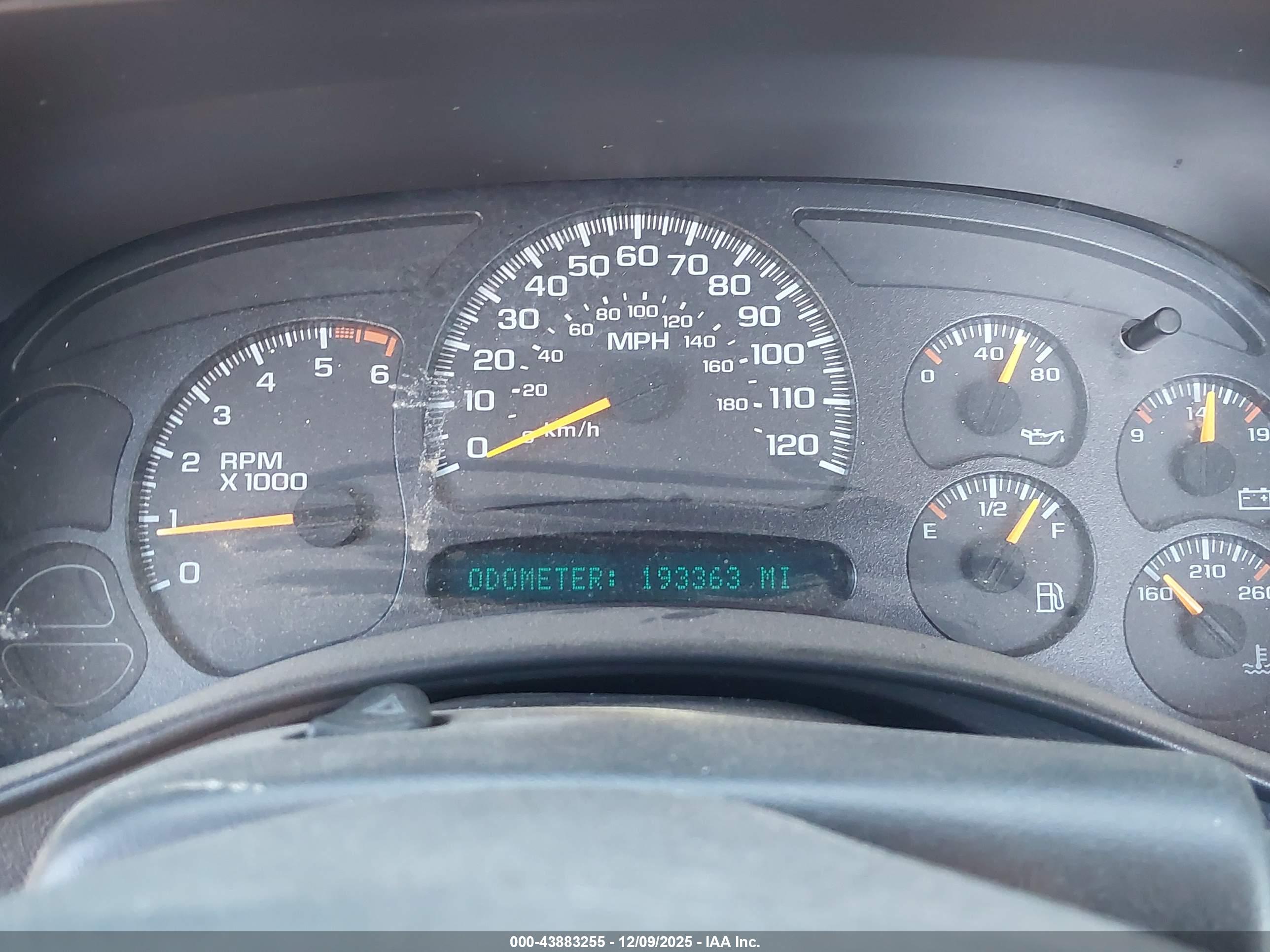 CHEVROLET SILVERADO image 7
