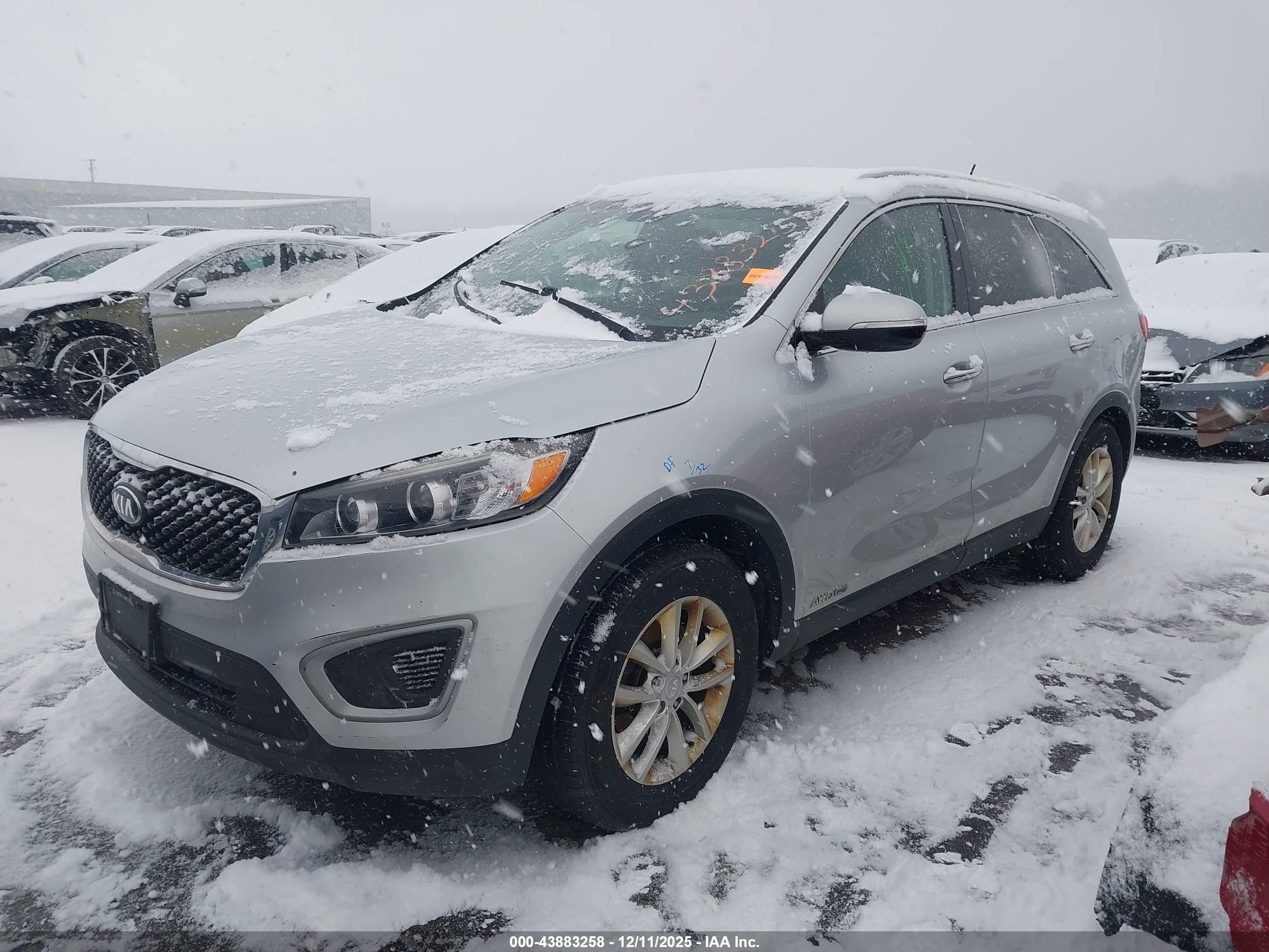 KIA SORENTO image 2