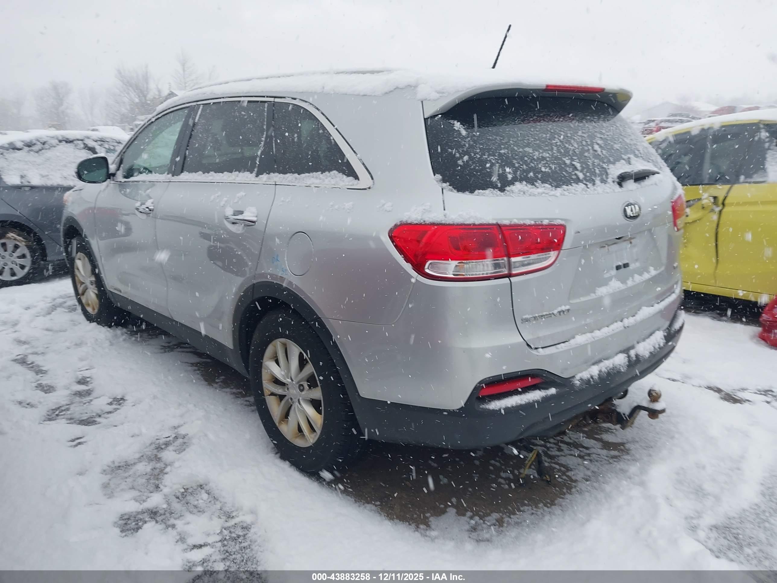 KIA SORENTO image 3