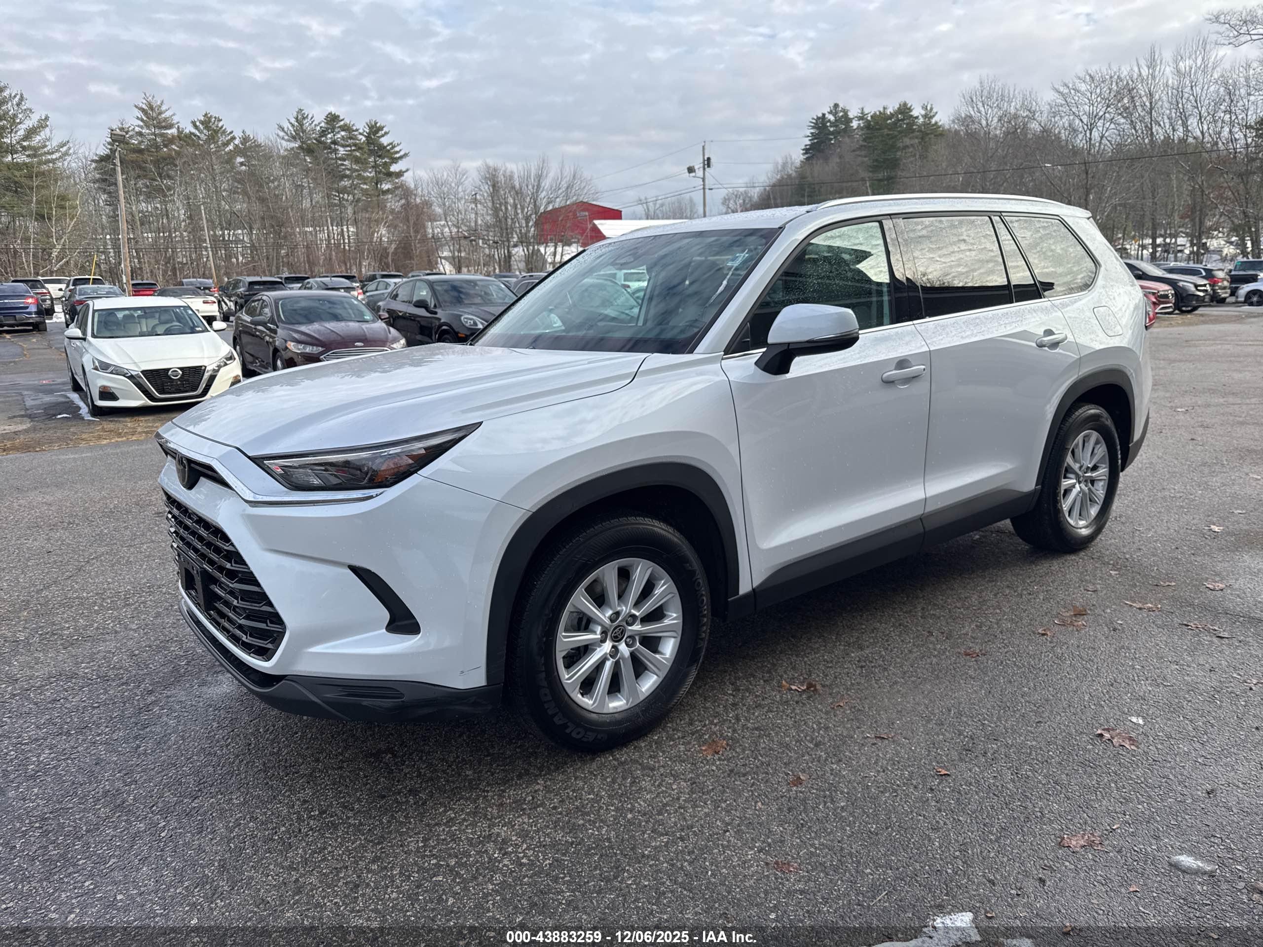 TOYOTA GRAND image 2