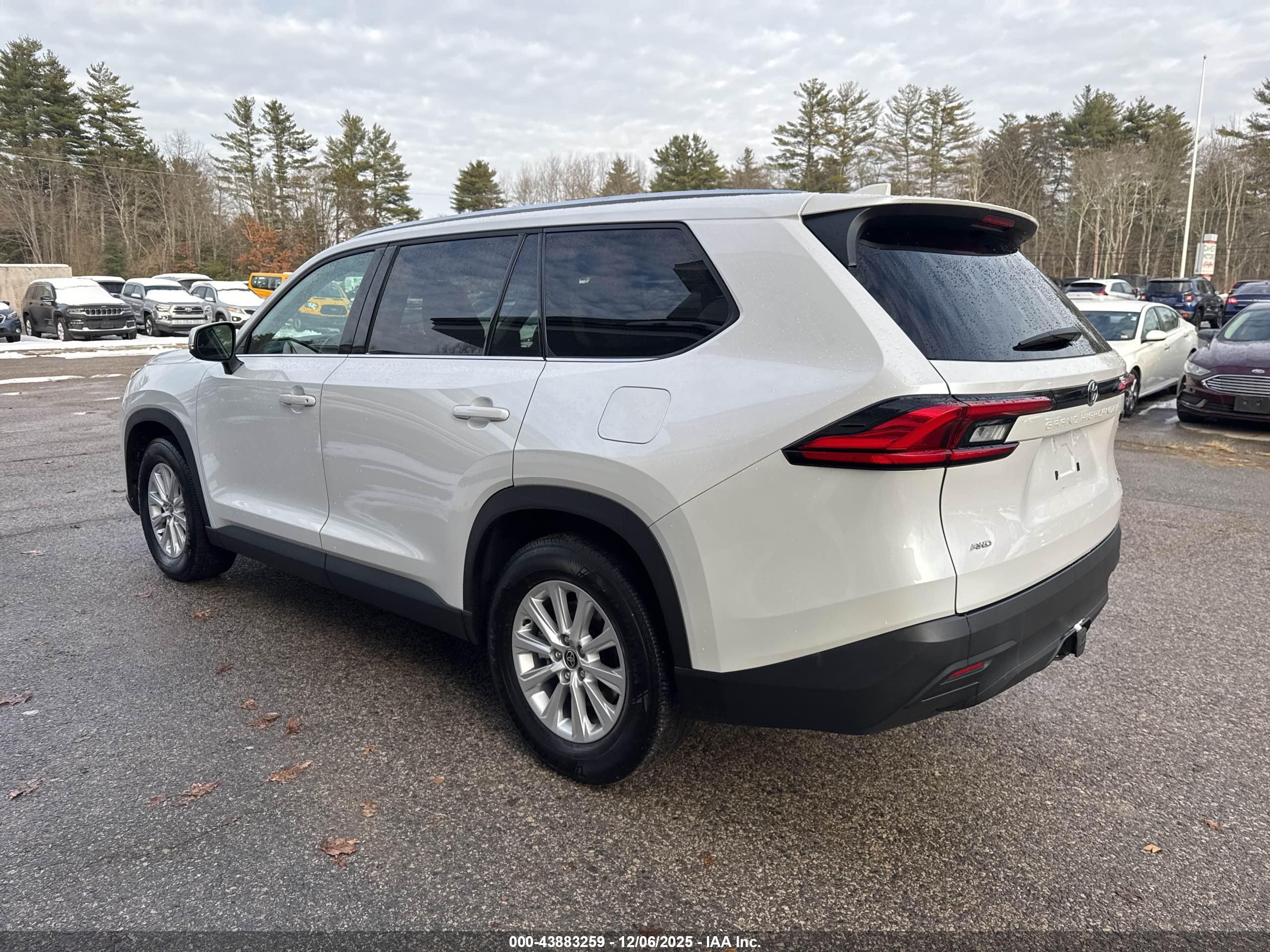 TOYOTA GRAND image 3