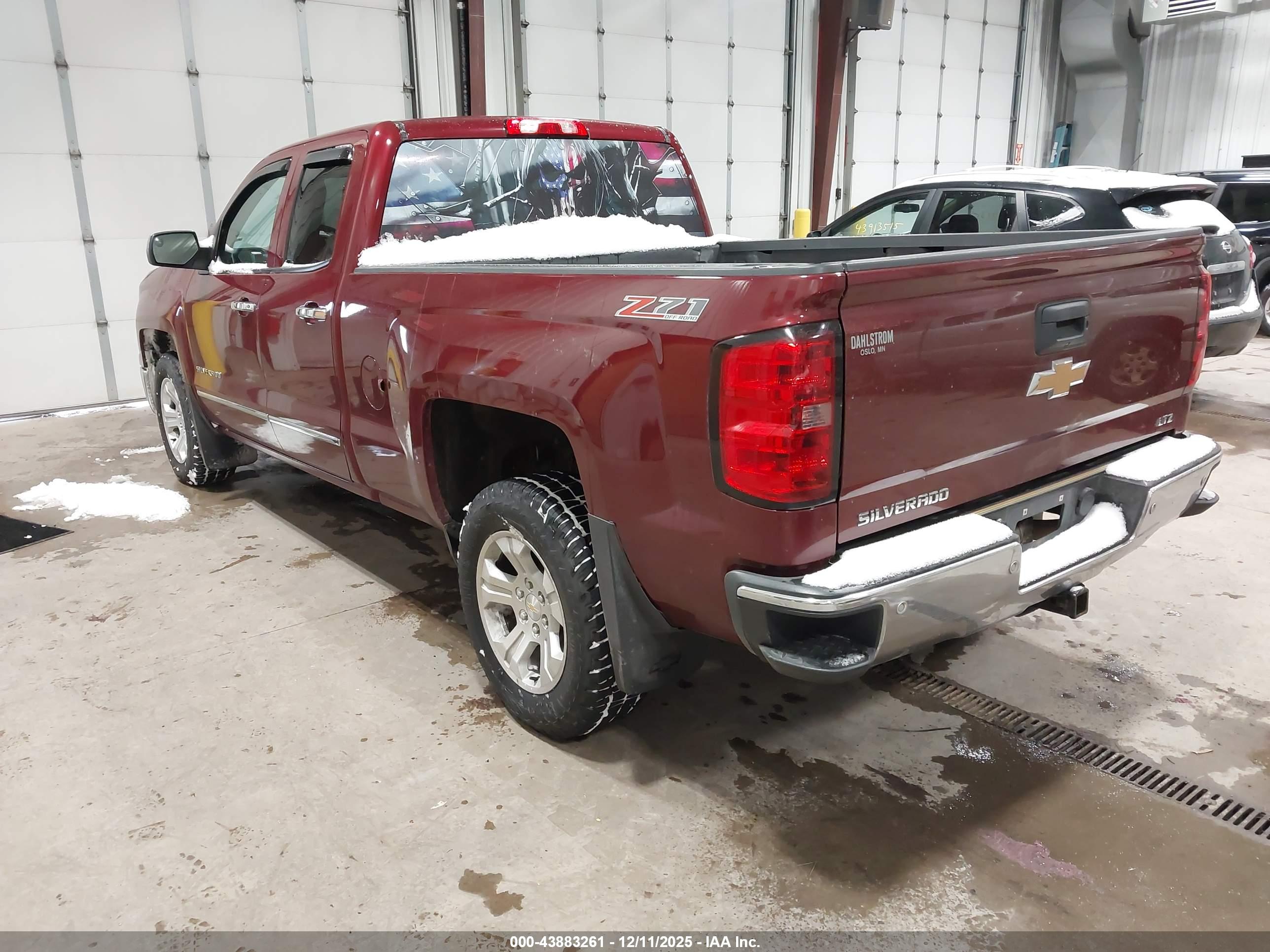 CHEVROLET SILVERADO image 3