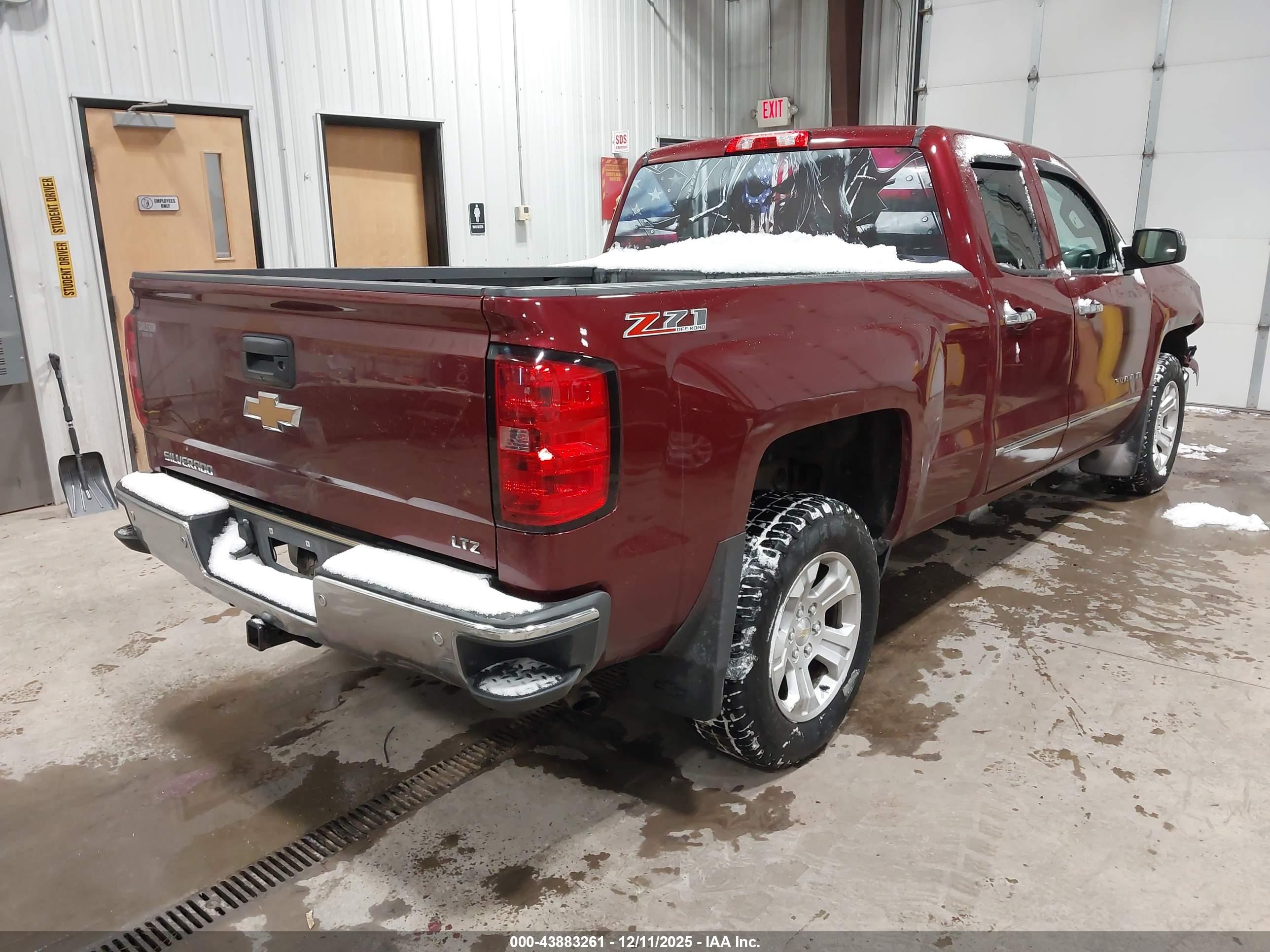 CHEVROLET SILVERADO image 4