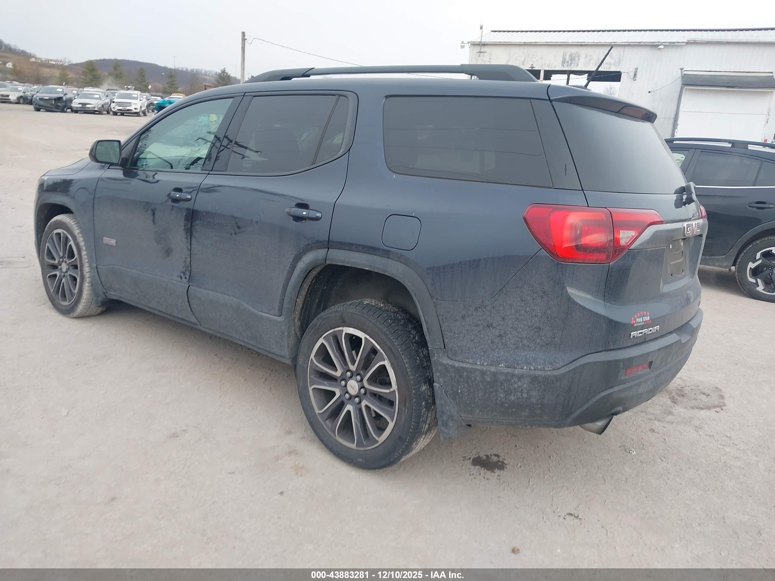 GMC ACADIA image 3