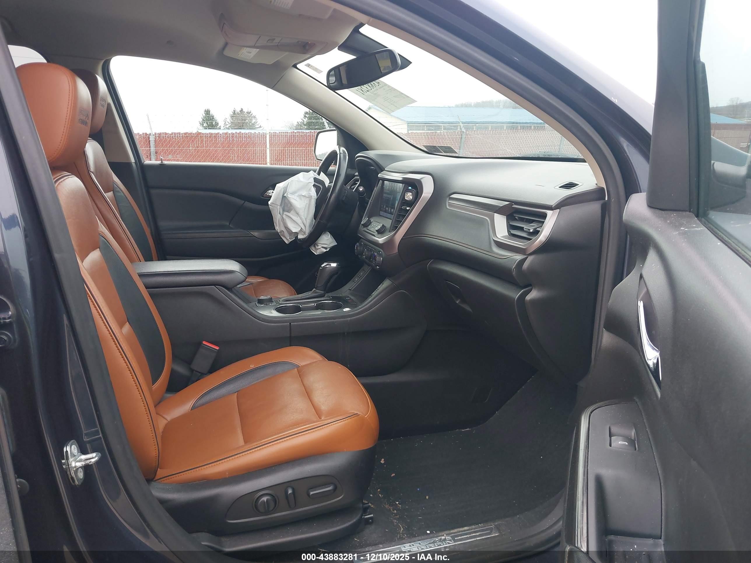 GMC ACADIA image 5