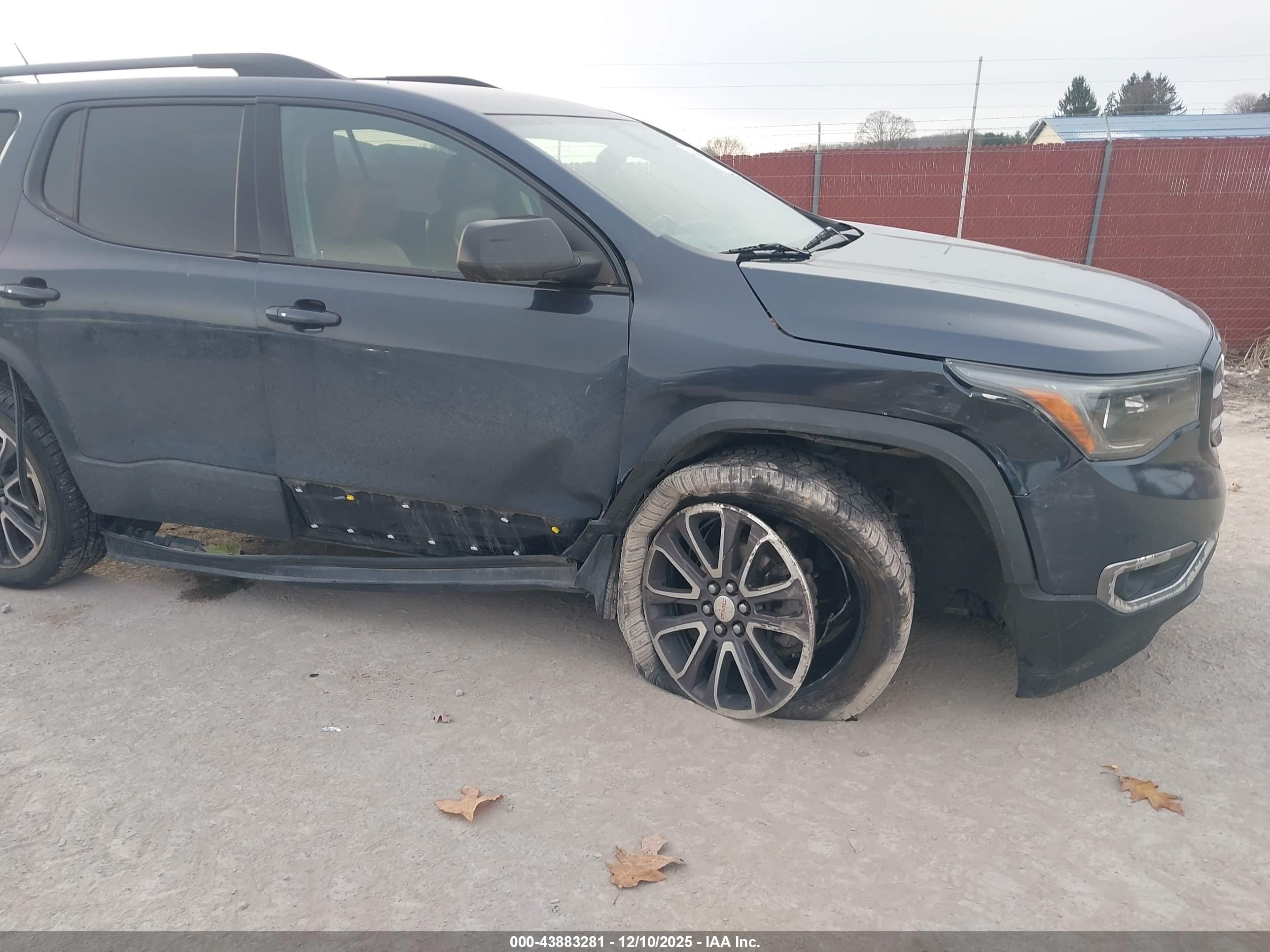 GMC ACADIA image 6