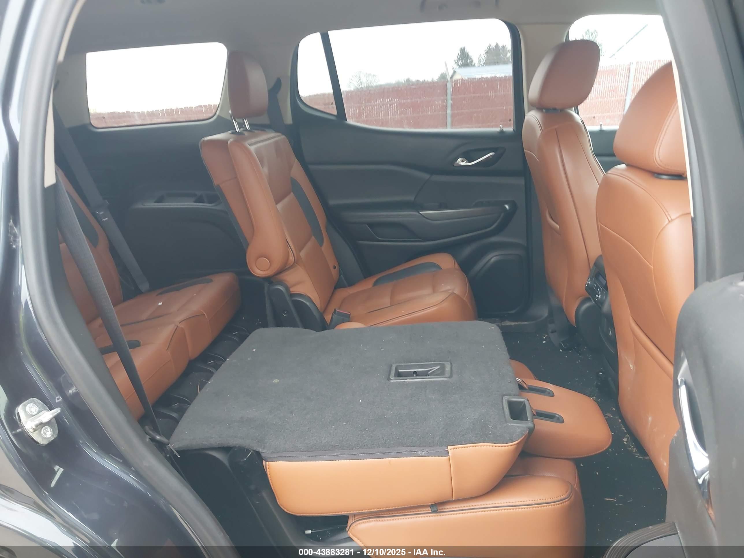 GMC ACADIA image 8