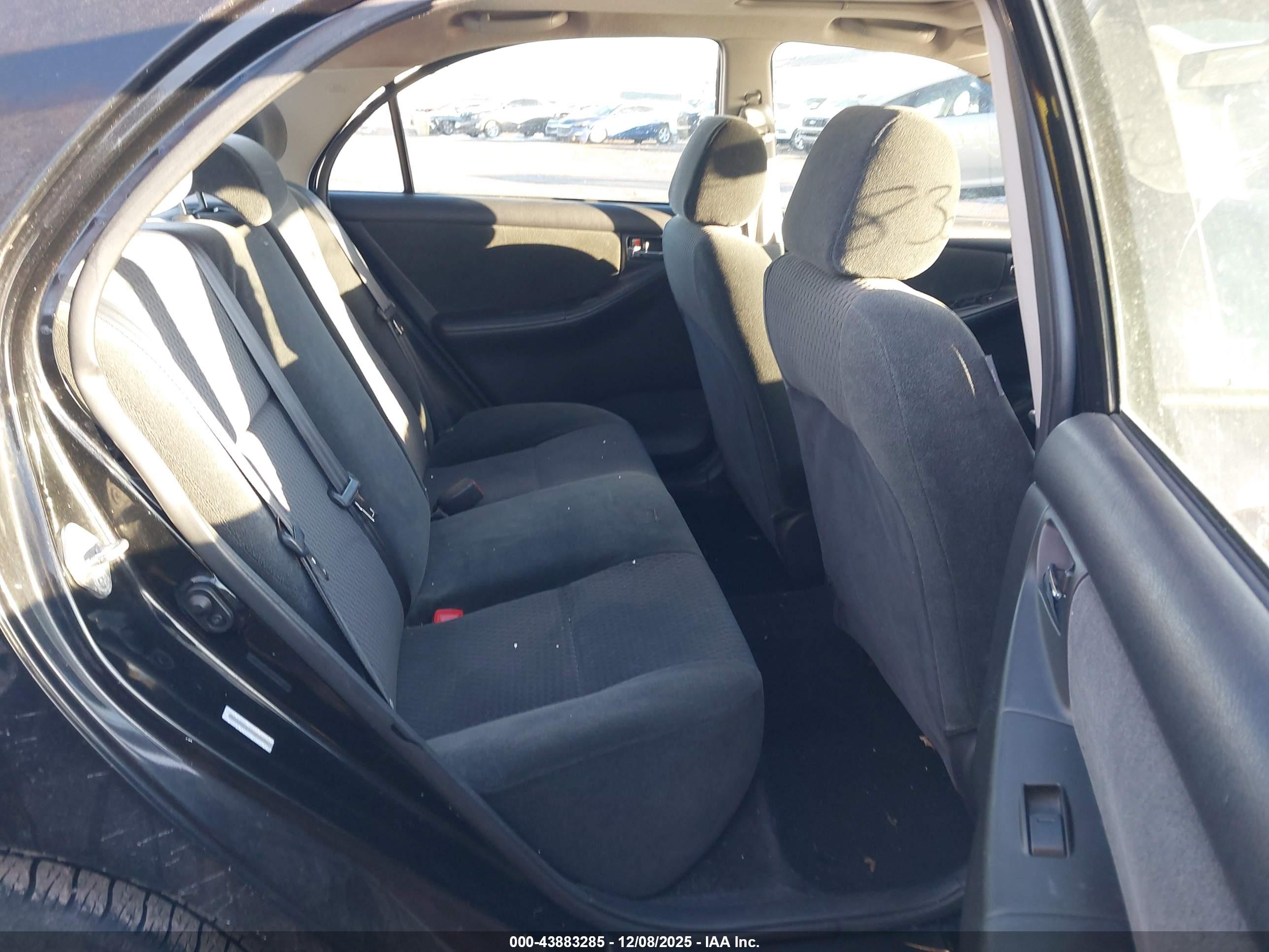 TOYOTA COROLLA image 8