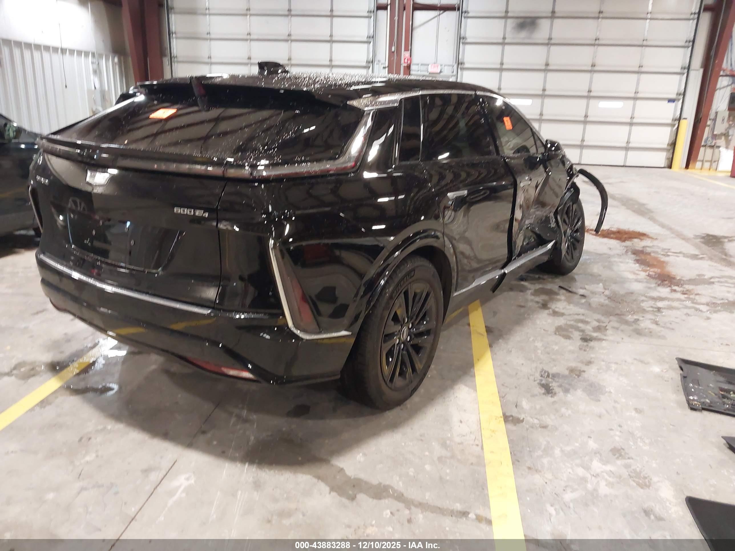 CADILLAC LYRIQ image 4