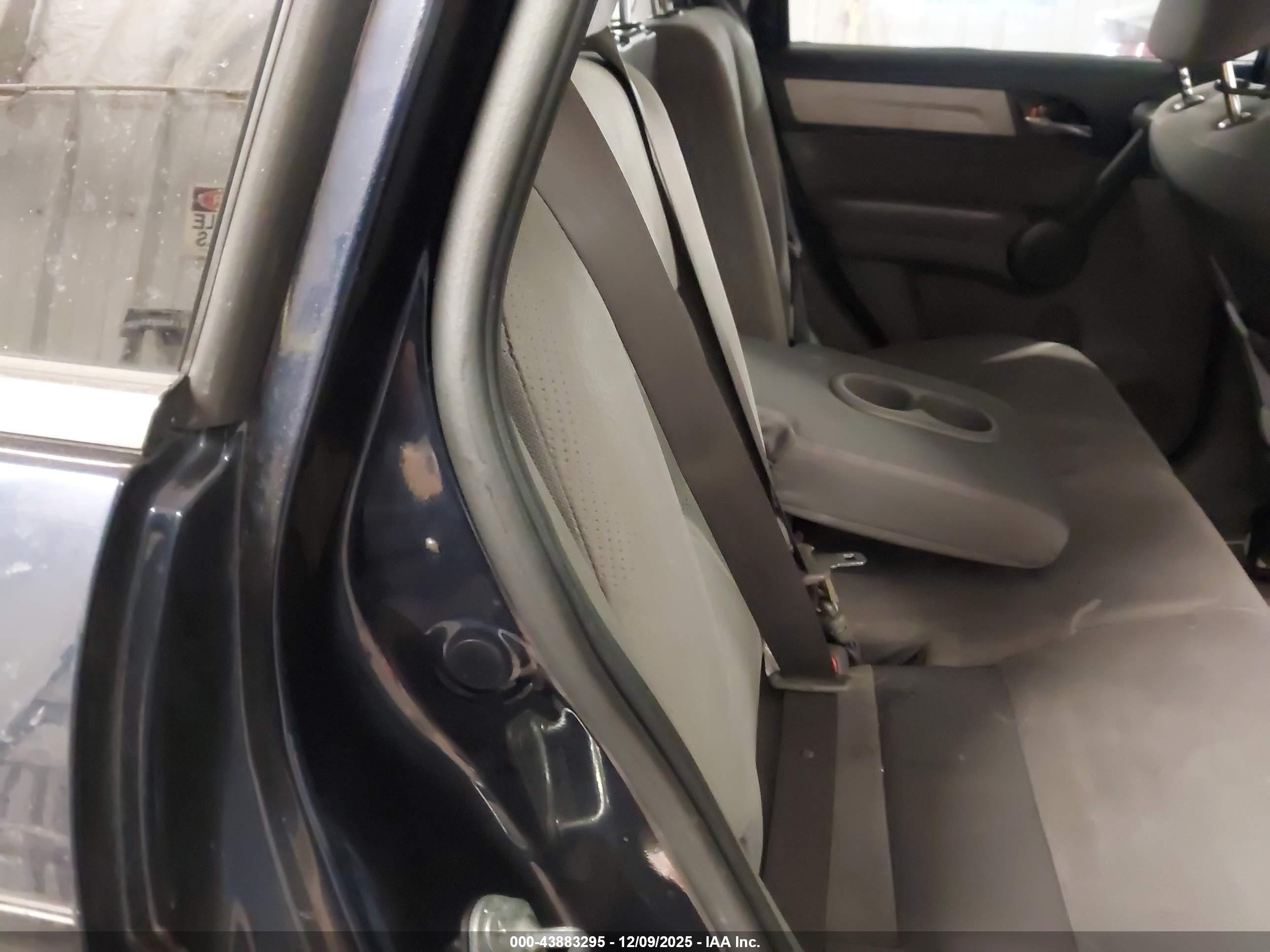 HONDA CR-V image 8
