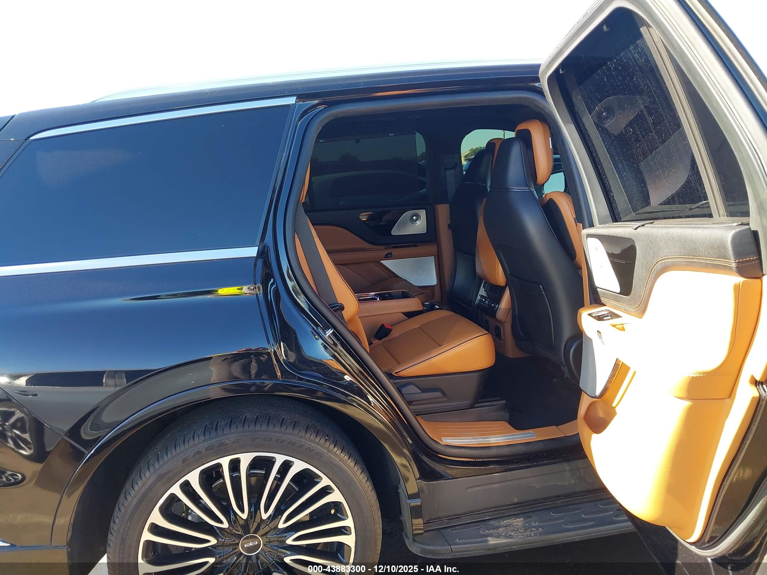 LINCOLN AVIATOR image 8