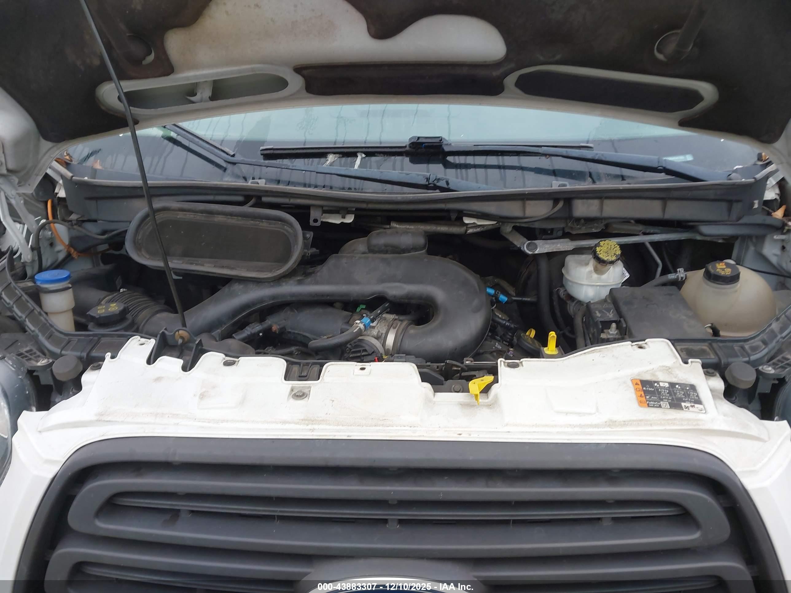 FORD TRANSIT-150 image 10