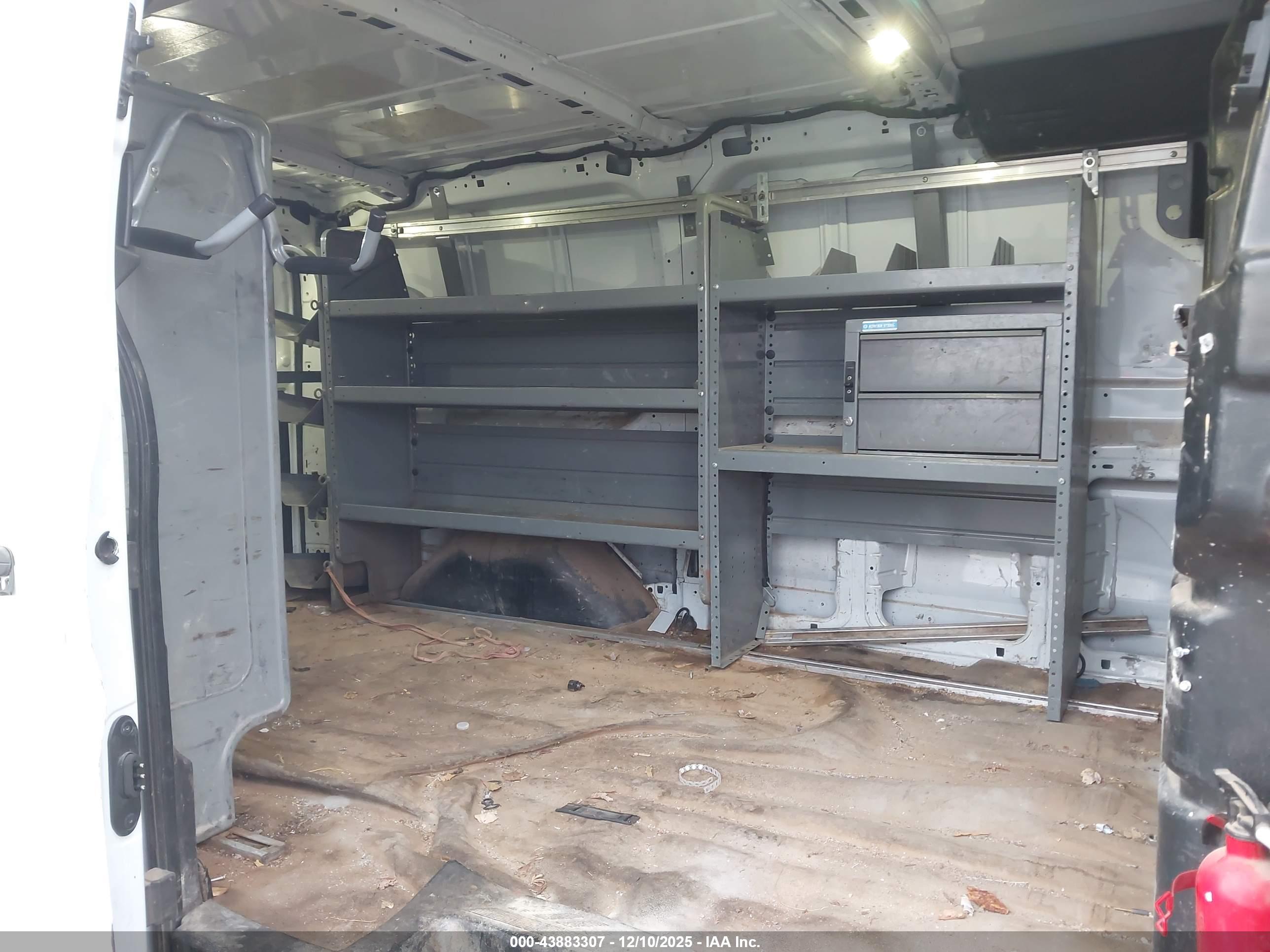 FORD TRANSIT-150 image 8