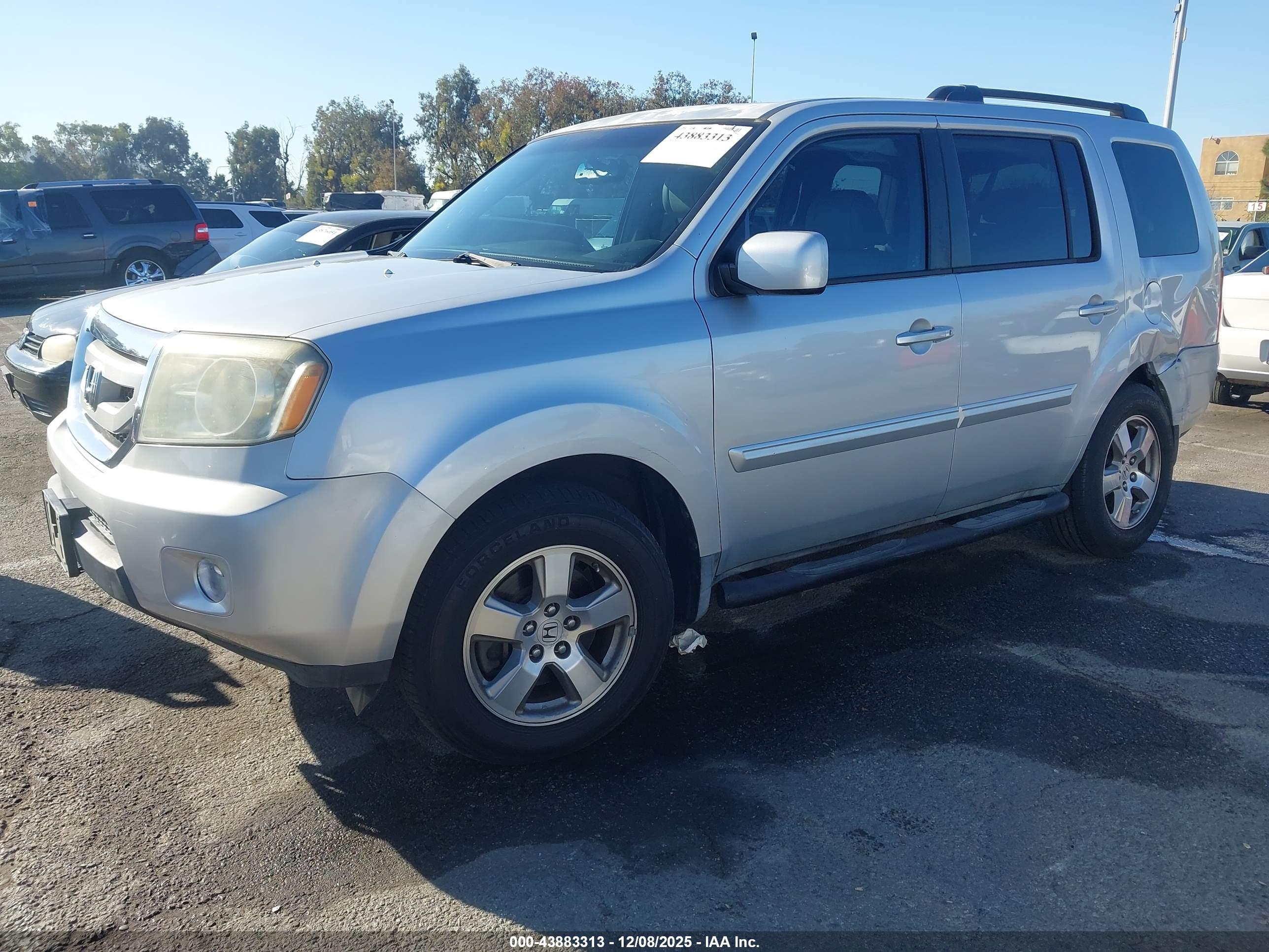 HONDA PILOT image 2