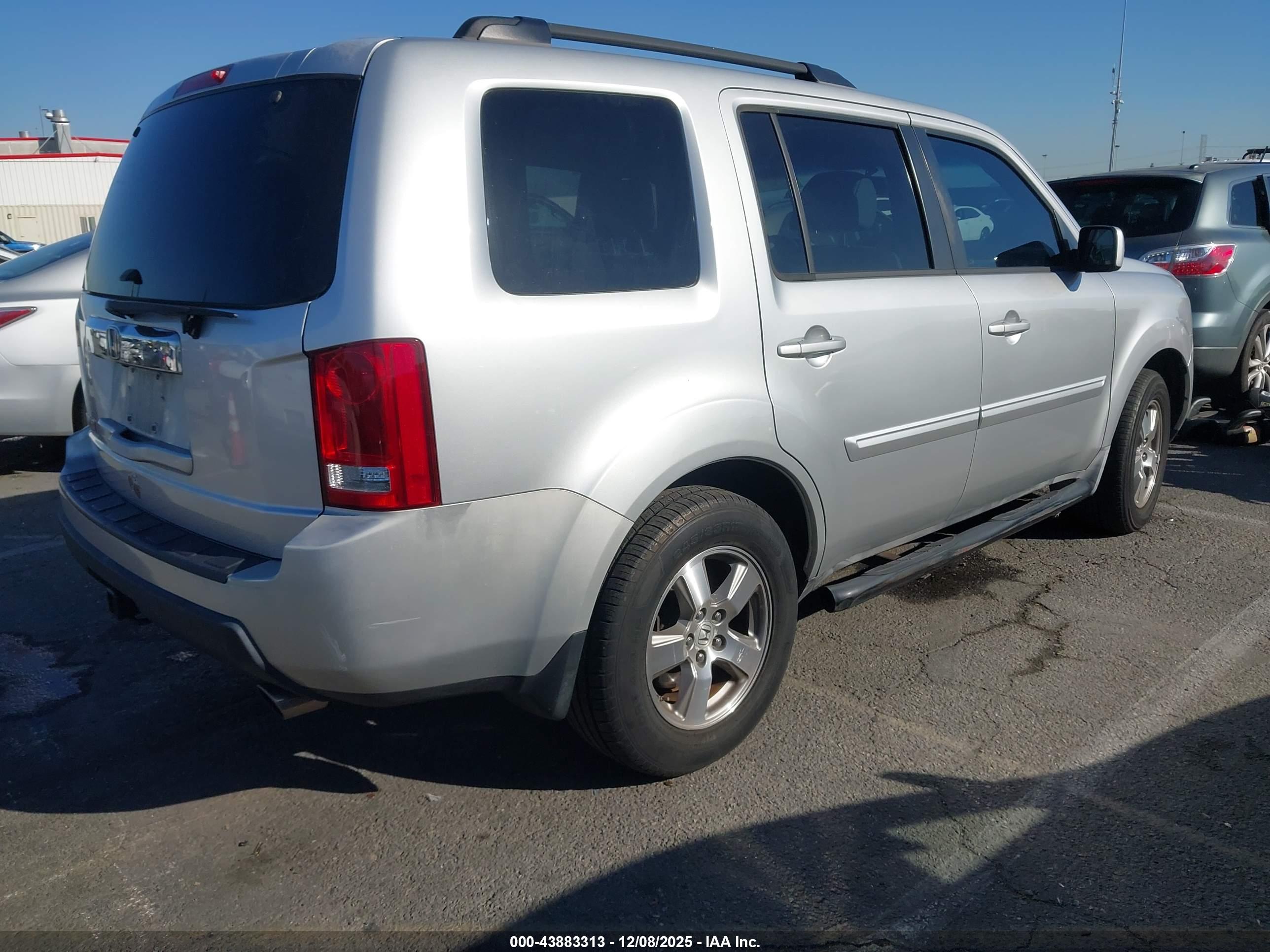 HONDA PILOT image 4