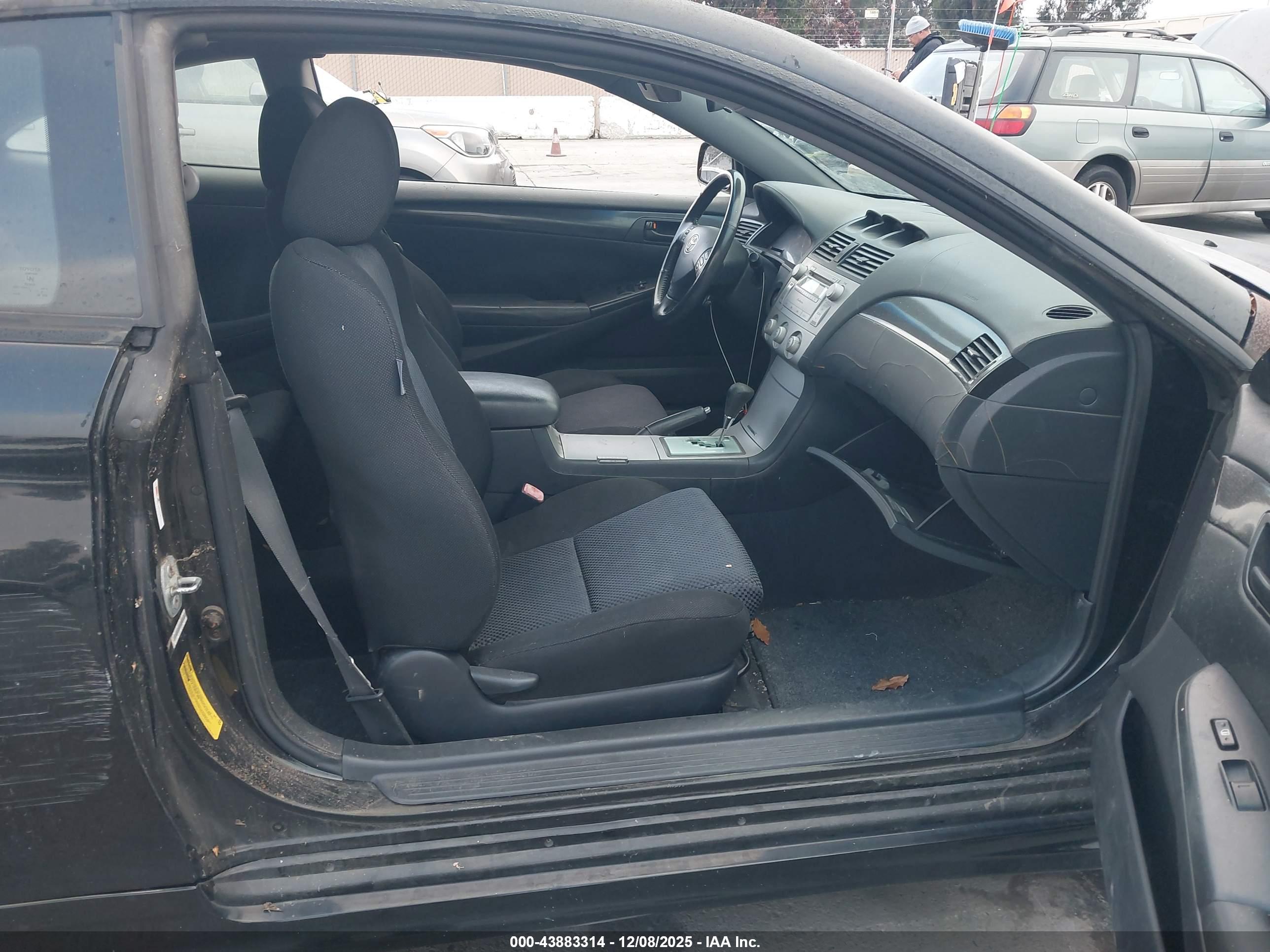 TOYOTA CAMRY image 5