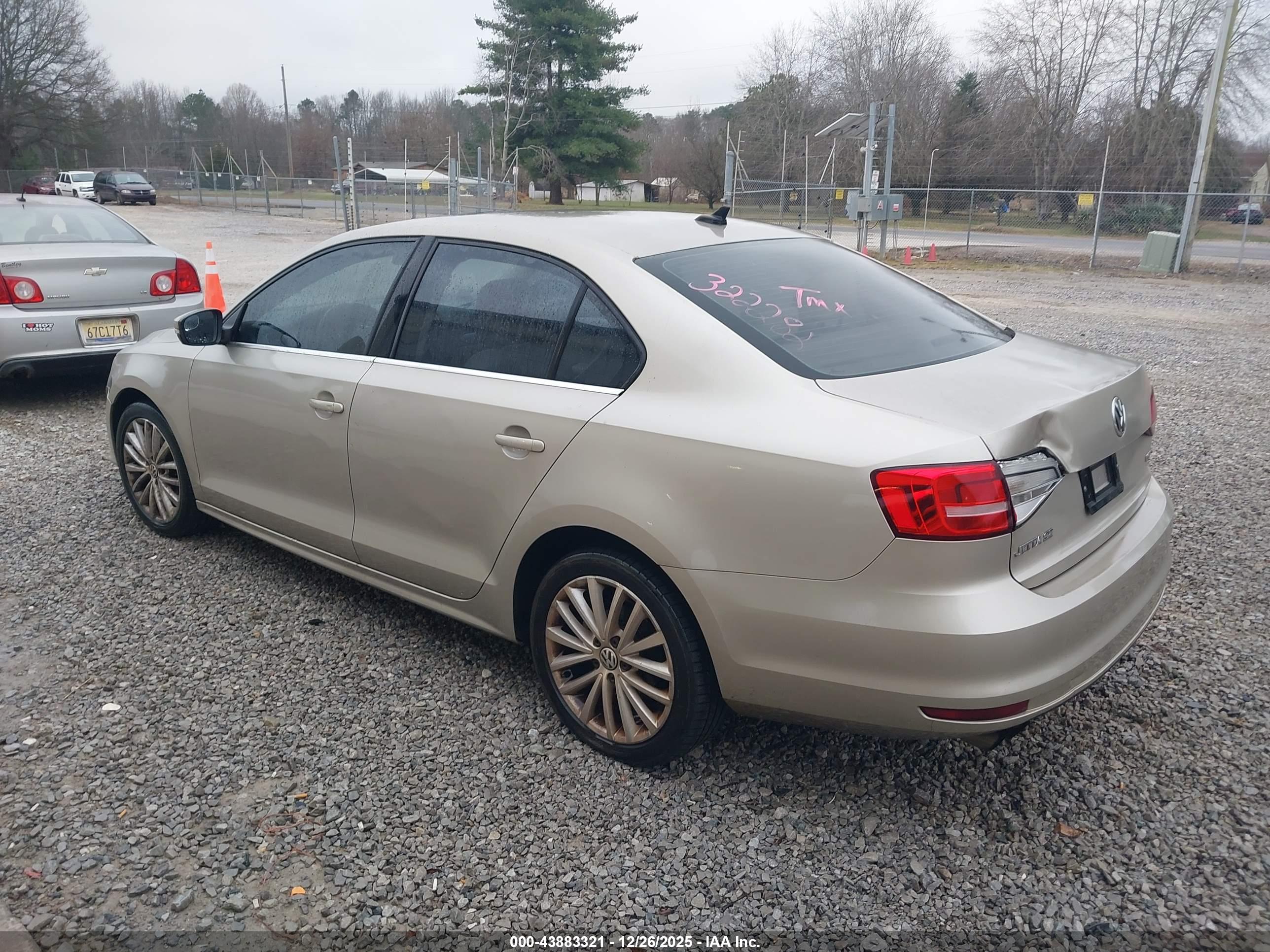 VOLKSWAGEN JETTA image 3