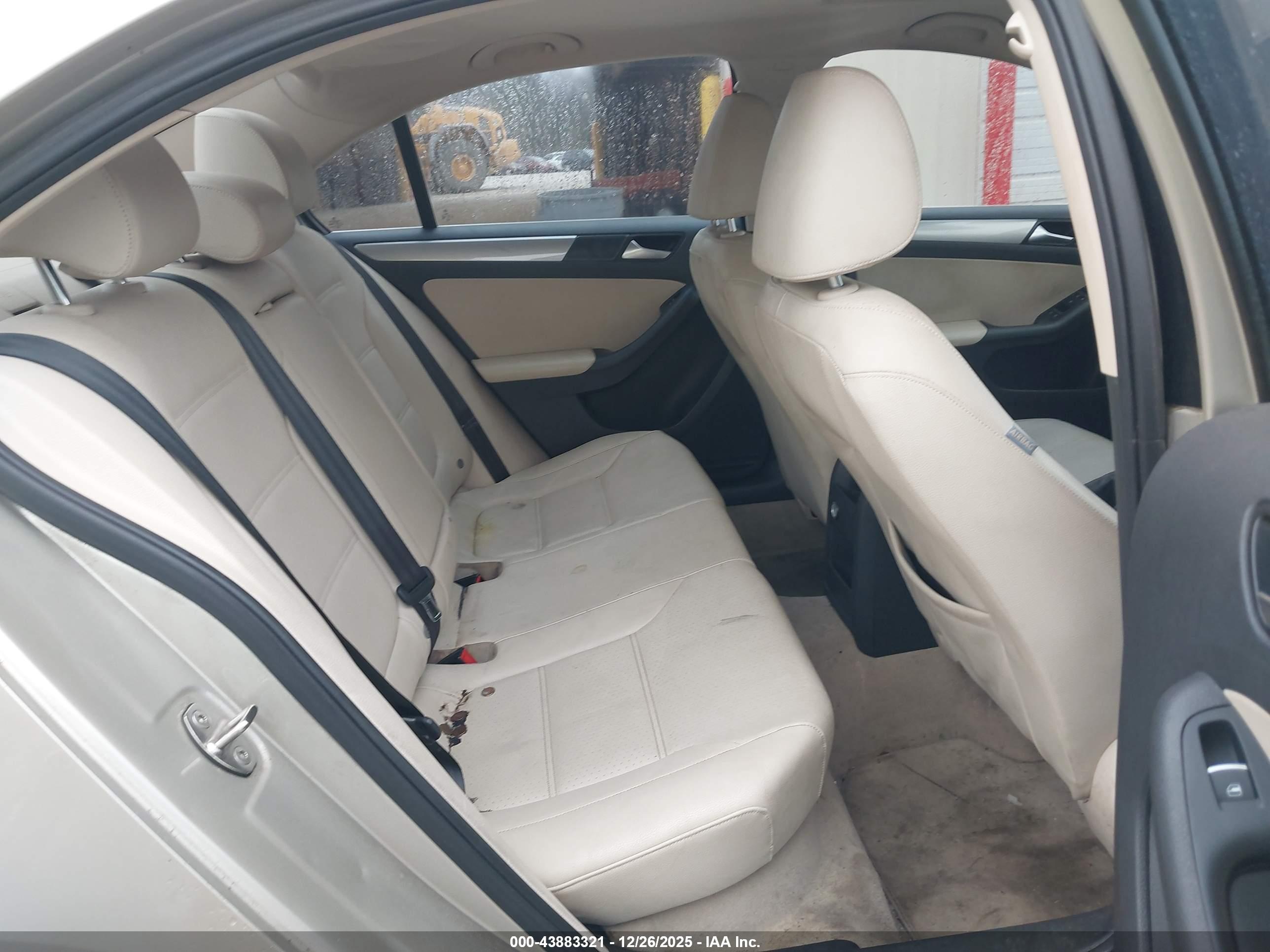 VOLKSWAGEN JETTA image 8