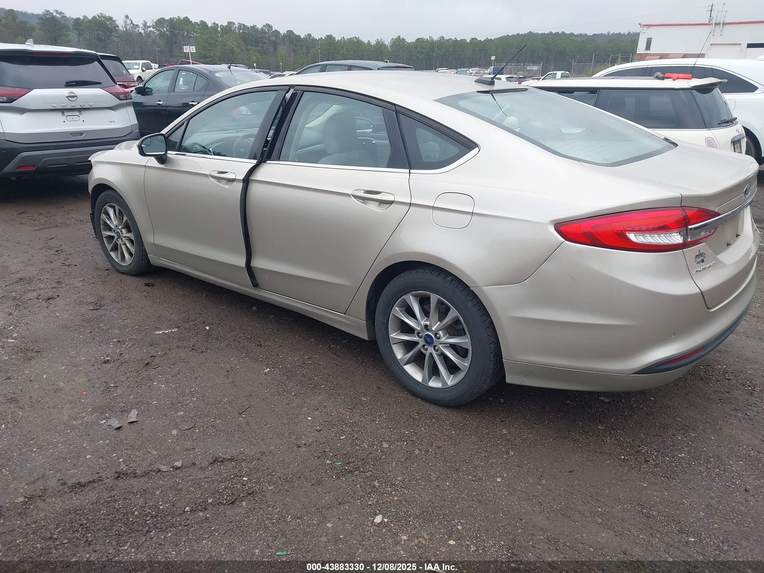 FORD FUSION image 3