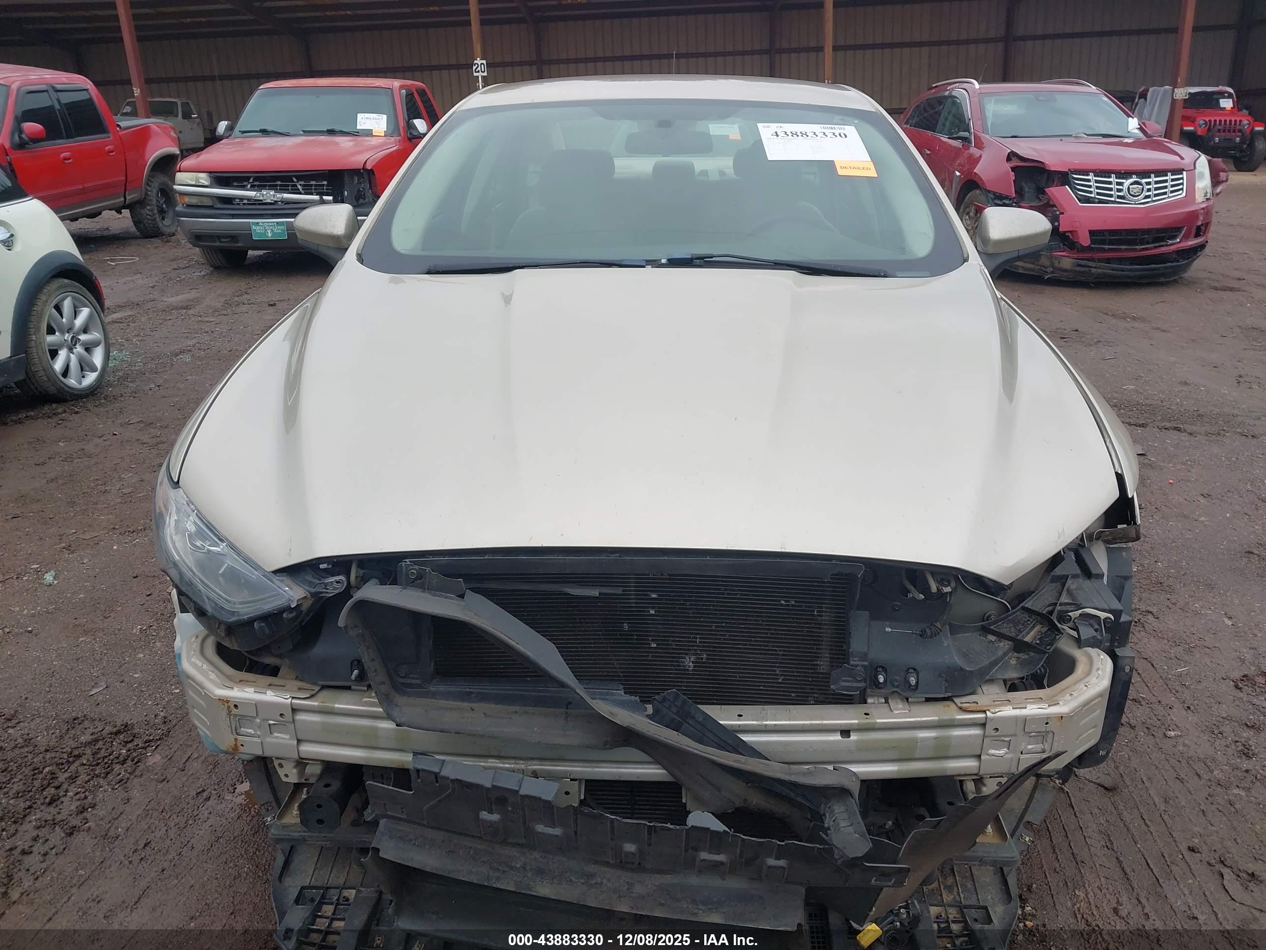 FORD FUSION image 6