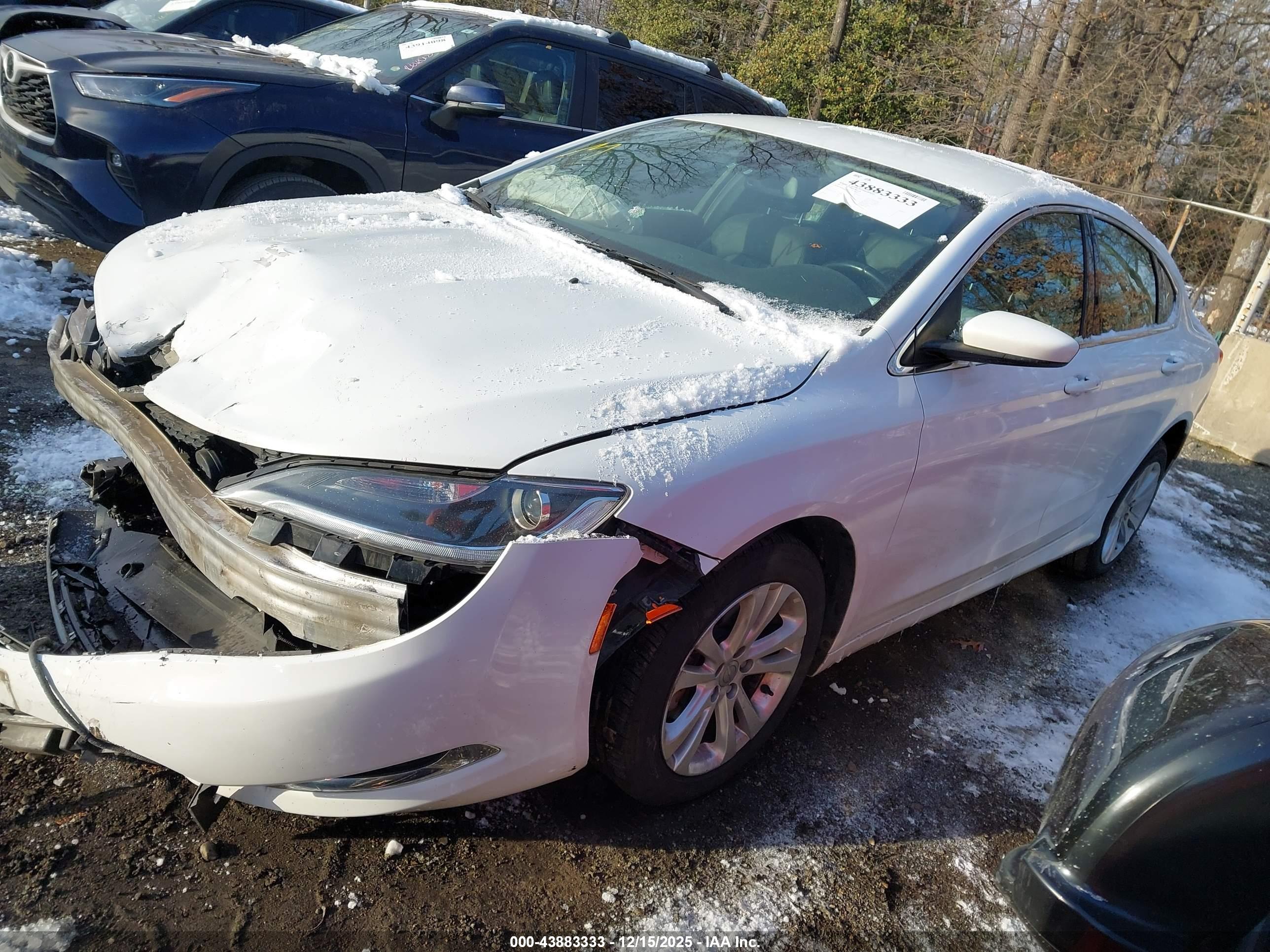 CHRYSLER 200 image 2