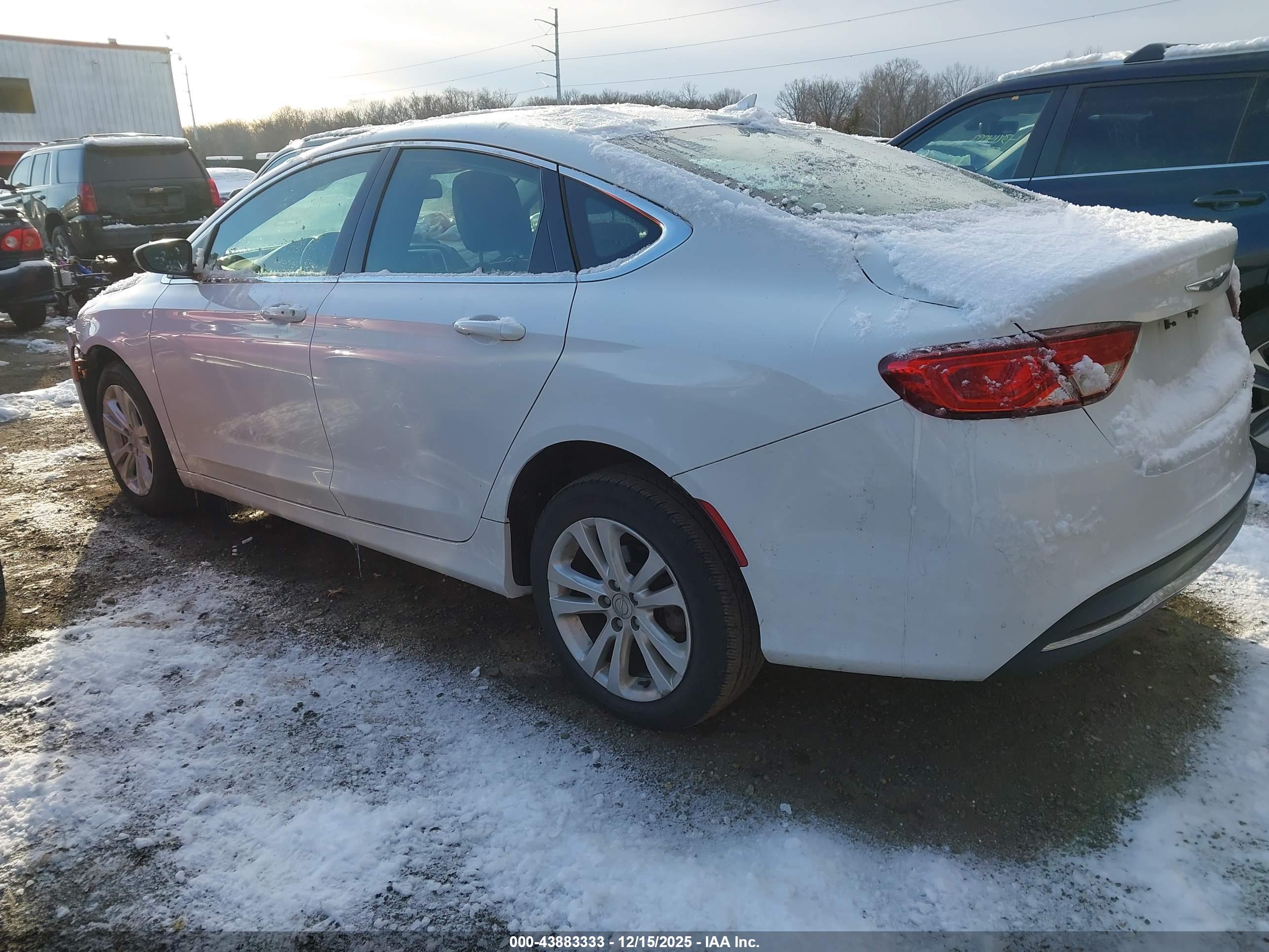 CHRYSLER 200 image 3
