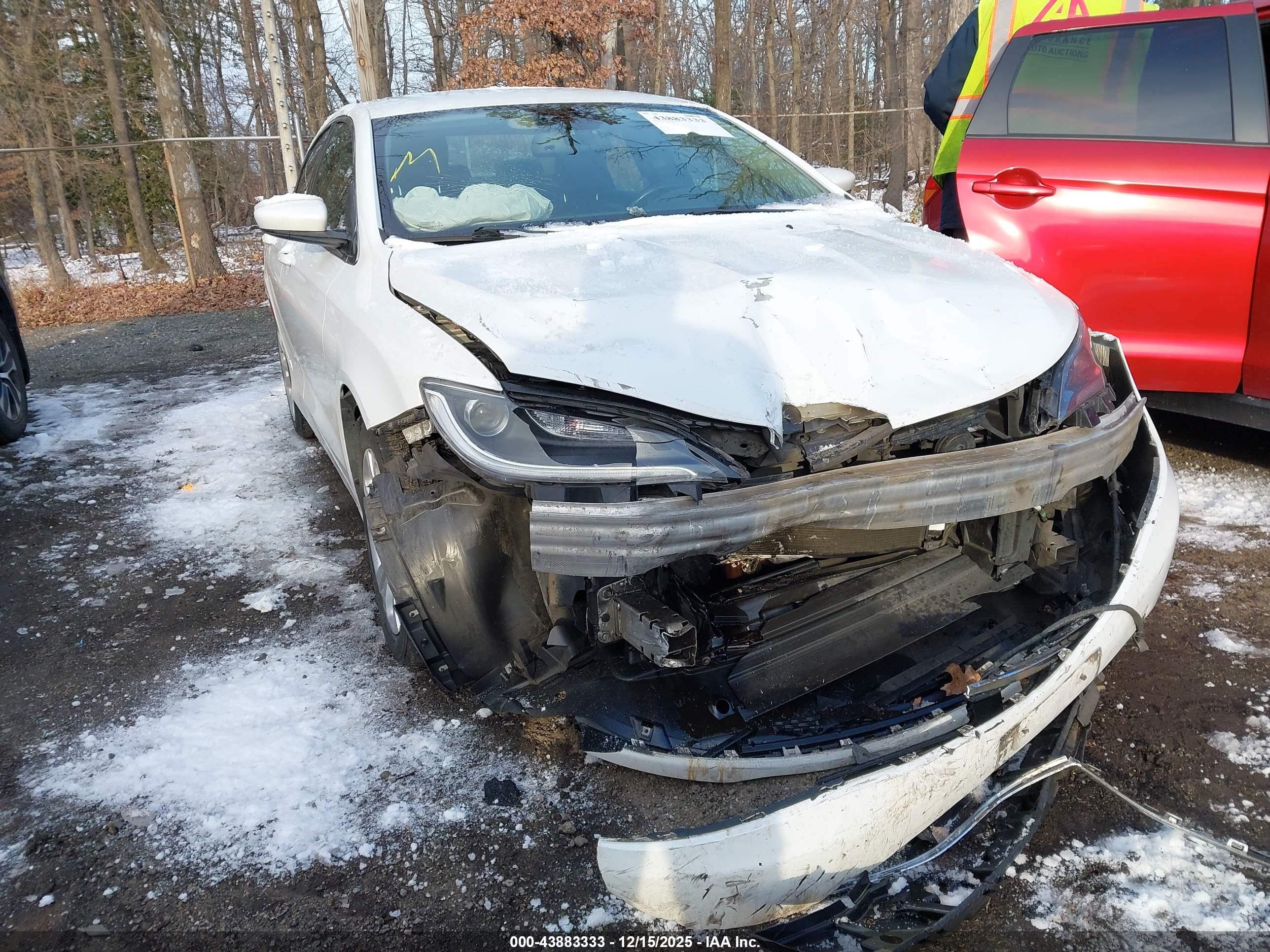 CHRYSLER 200 image 6
