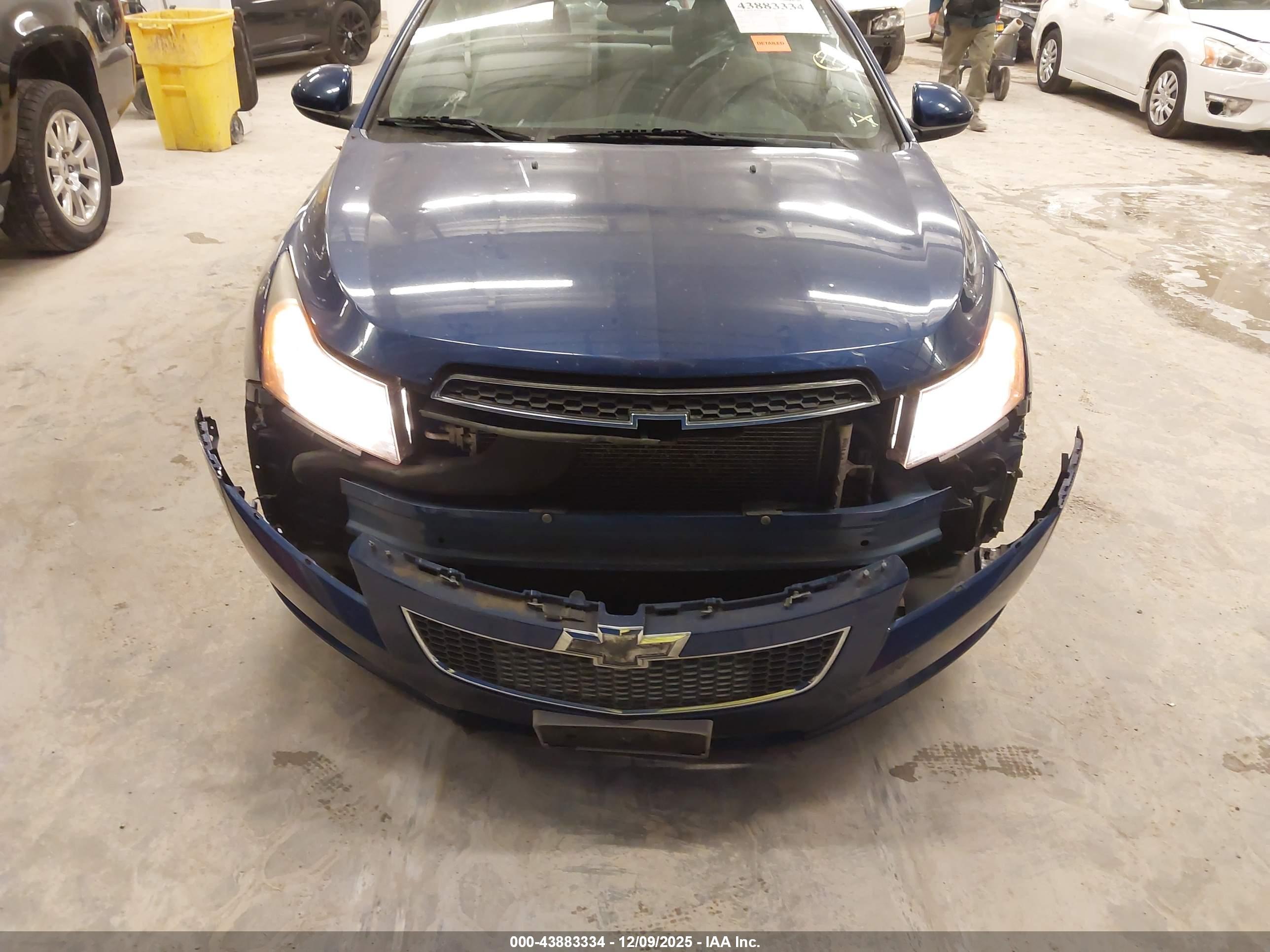 CHEVROLET CRUZE image 6