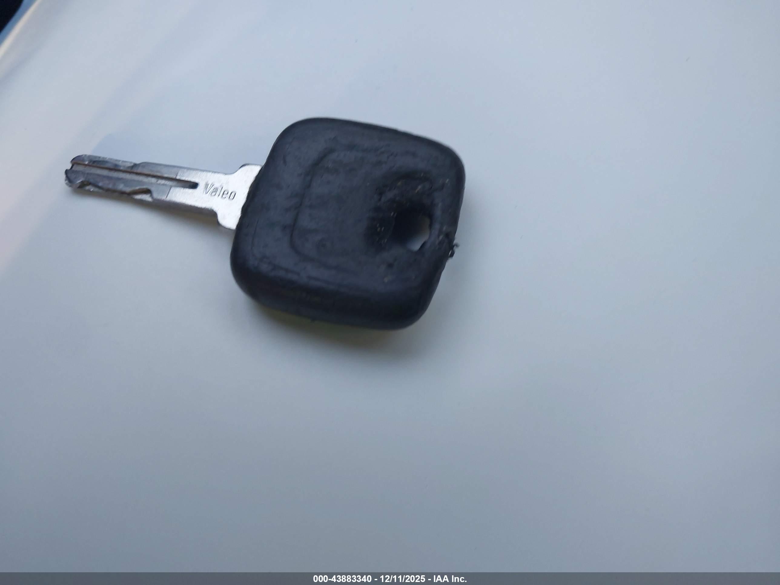 VOLVO S60 image 11