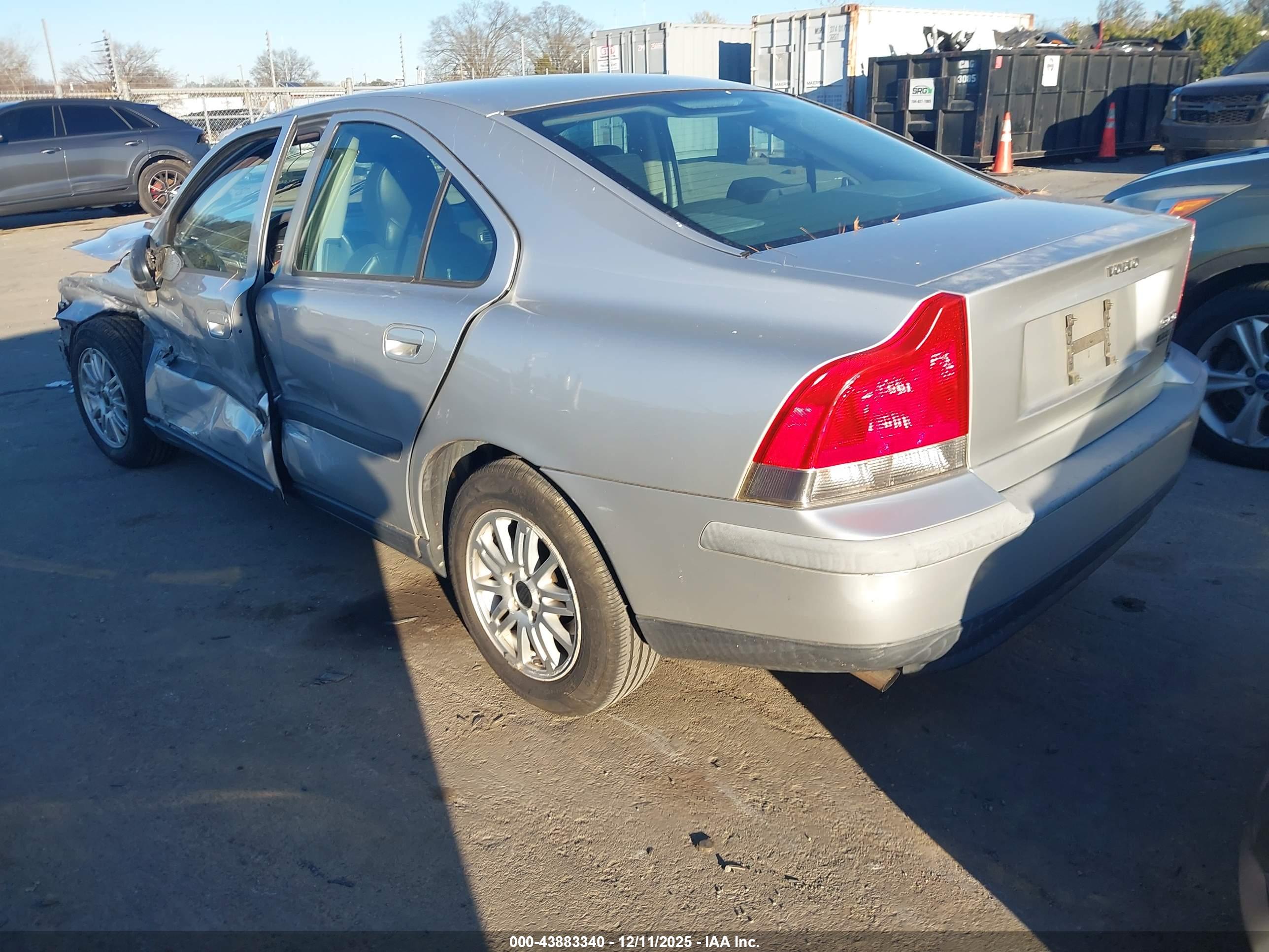 VOLVO S60 image 3