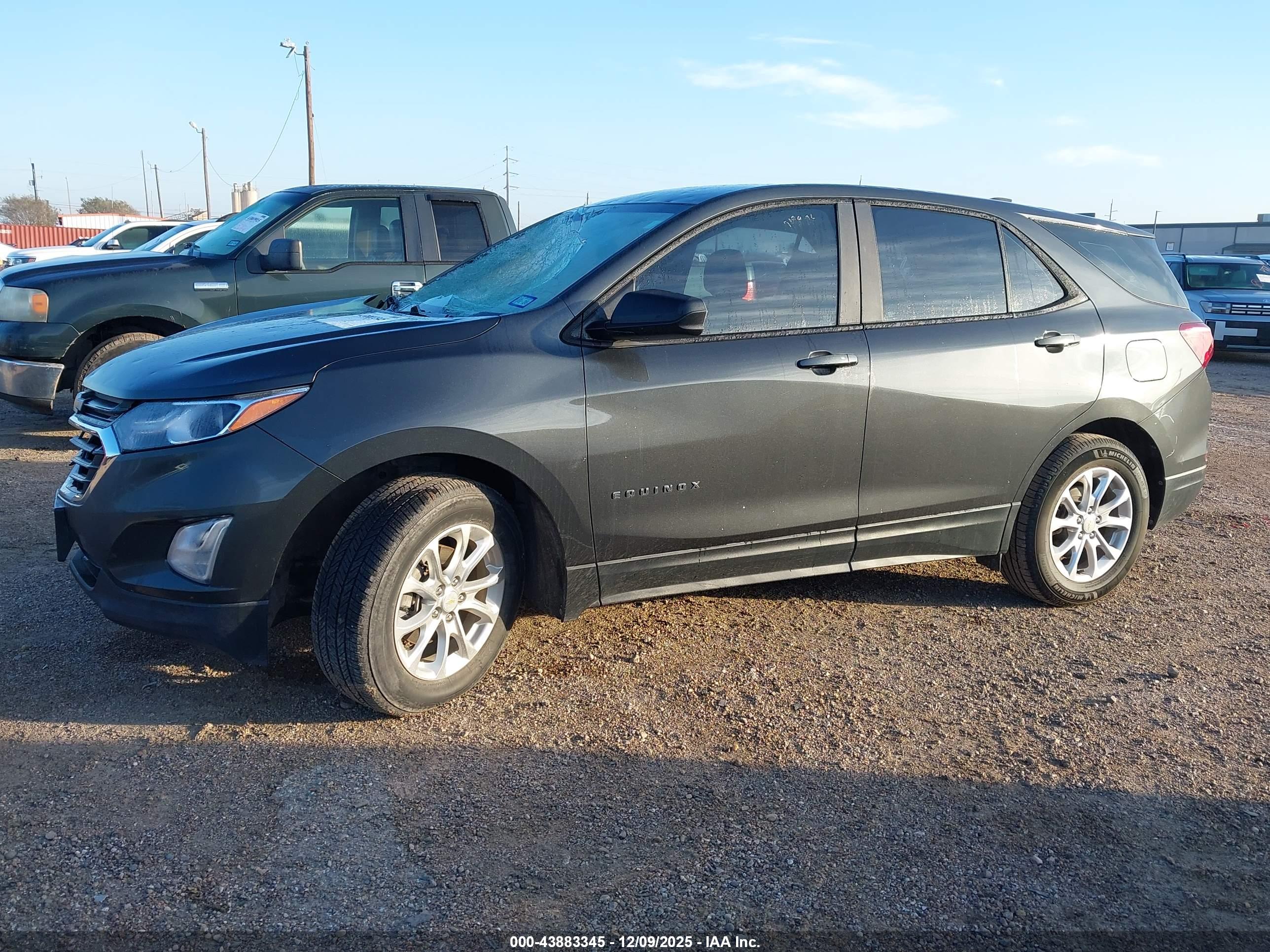 CHEVROLET EQUINOX image 2