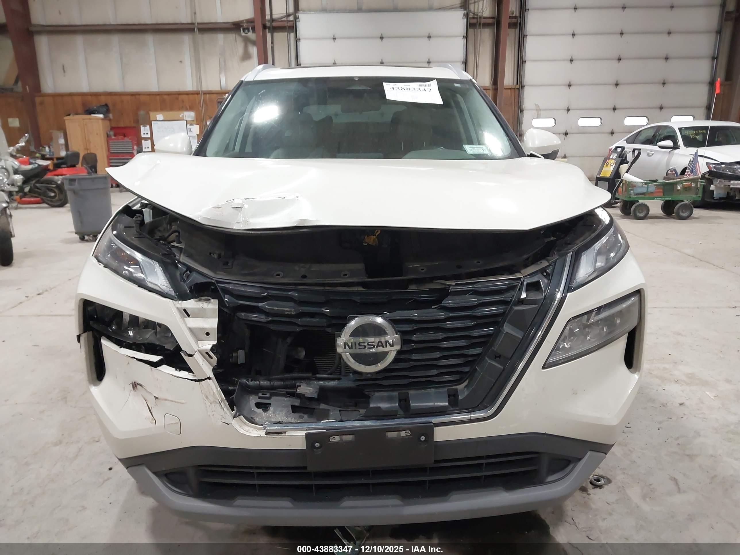NISSAN ROGUE image 6