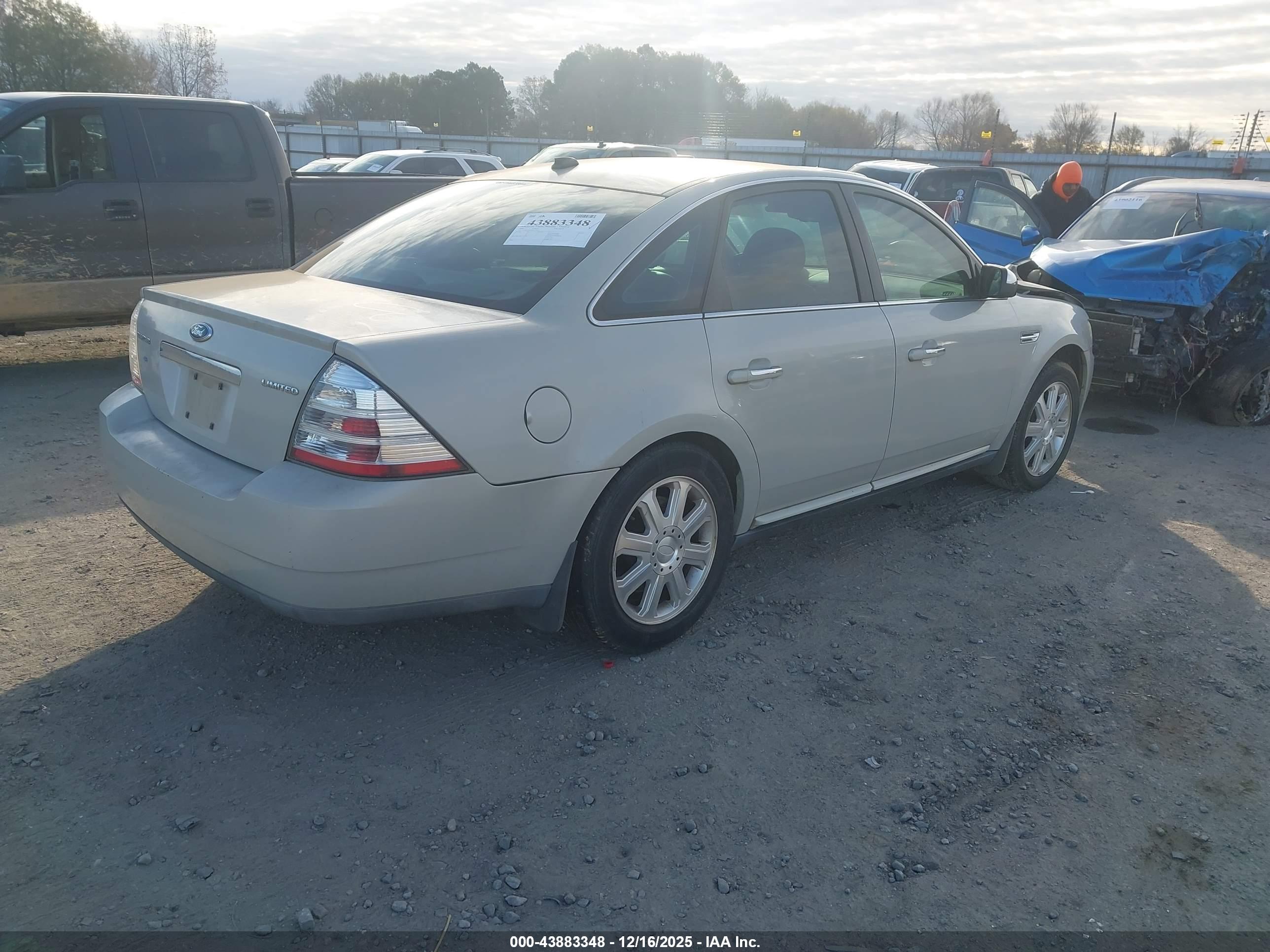 FORD TAURUS image 4