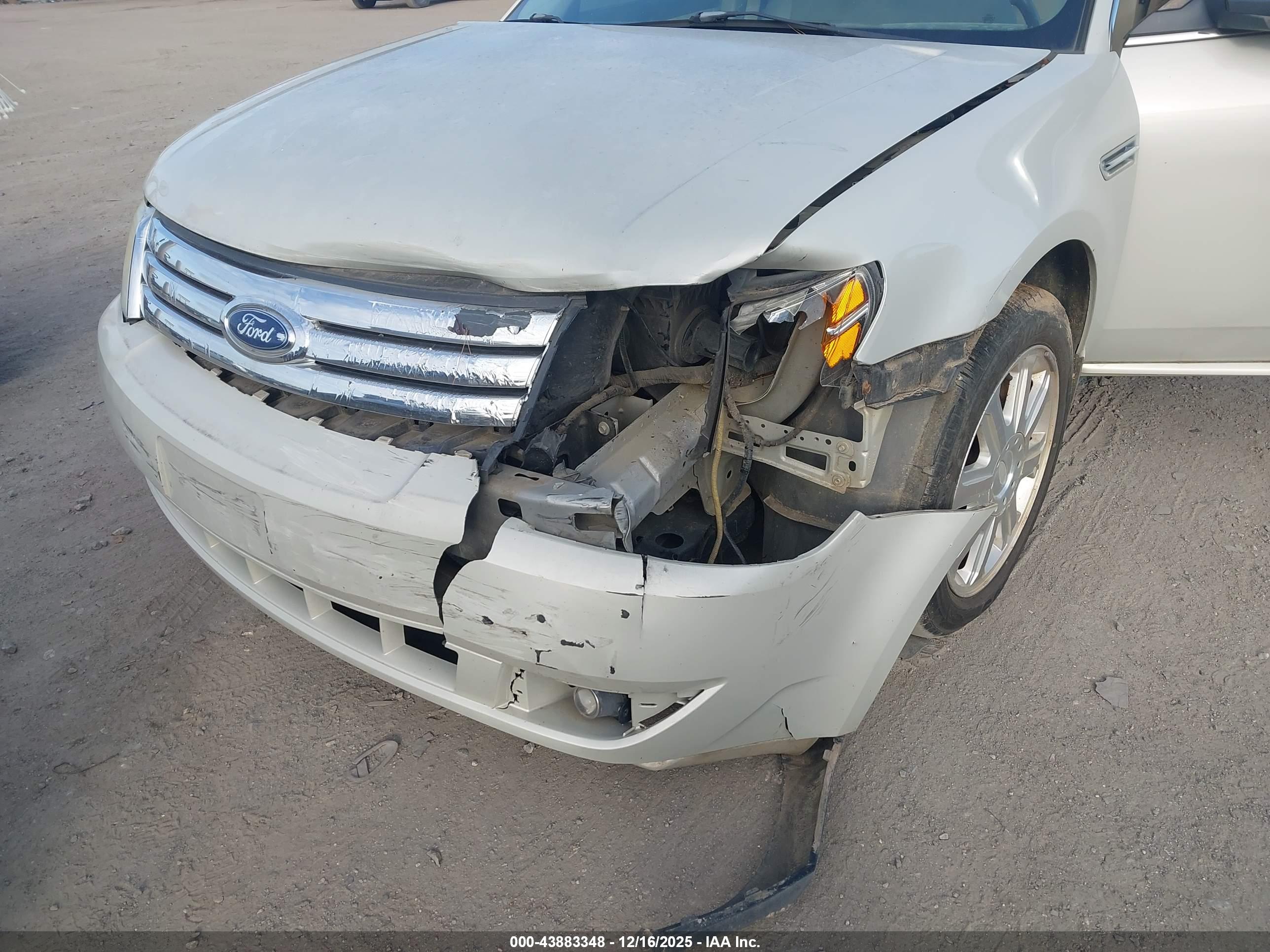 FORD TAURUS image 6