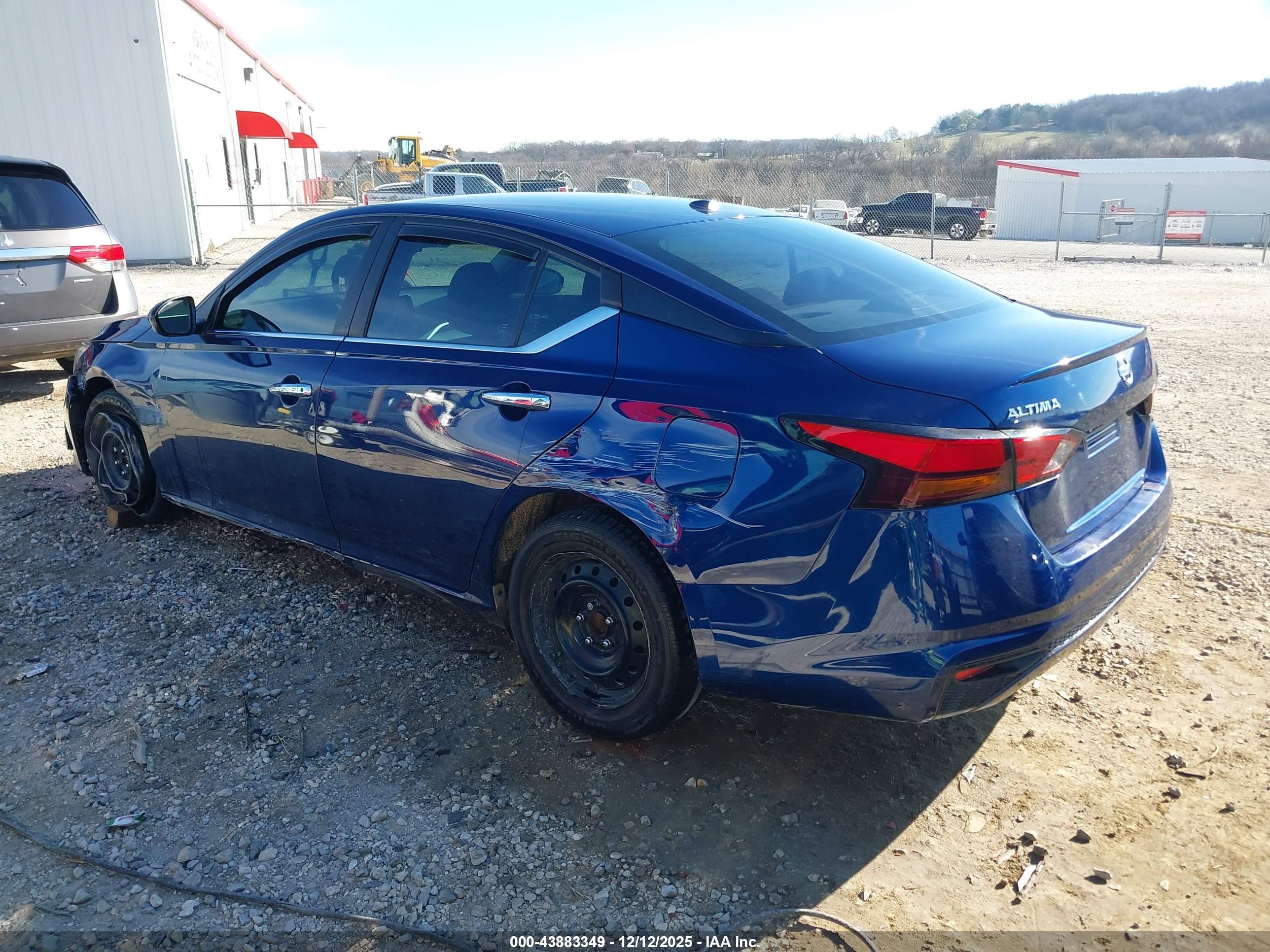 NISSAN ALTIMA image 3