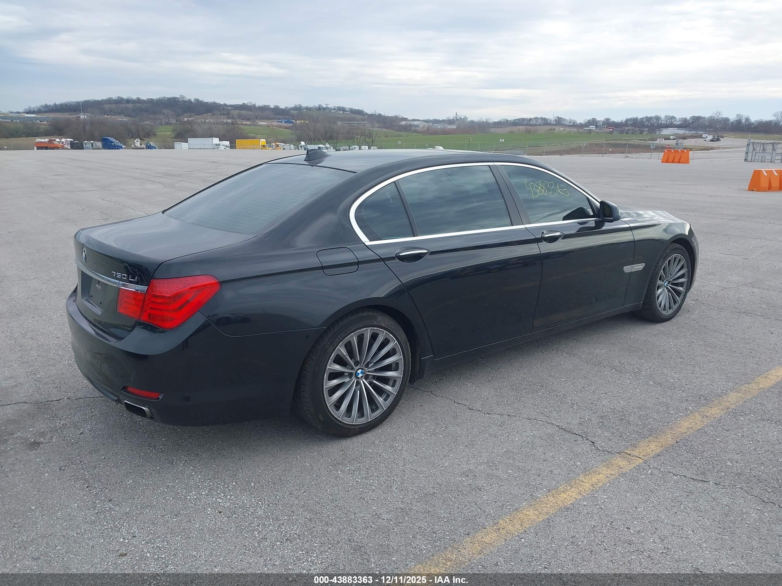 BMW 750LI image 4