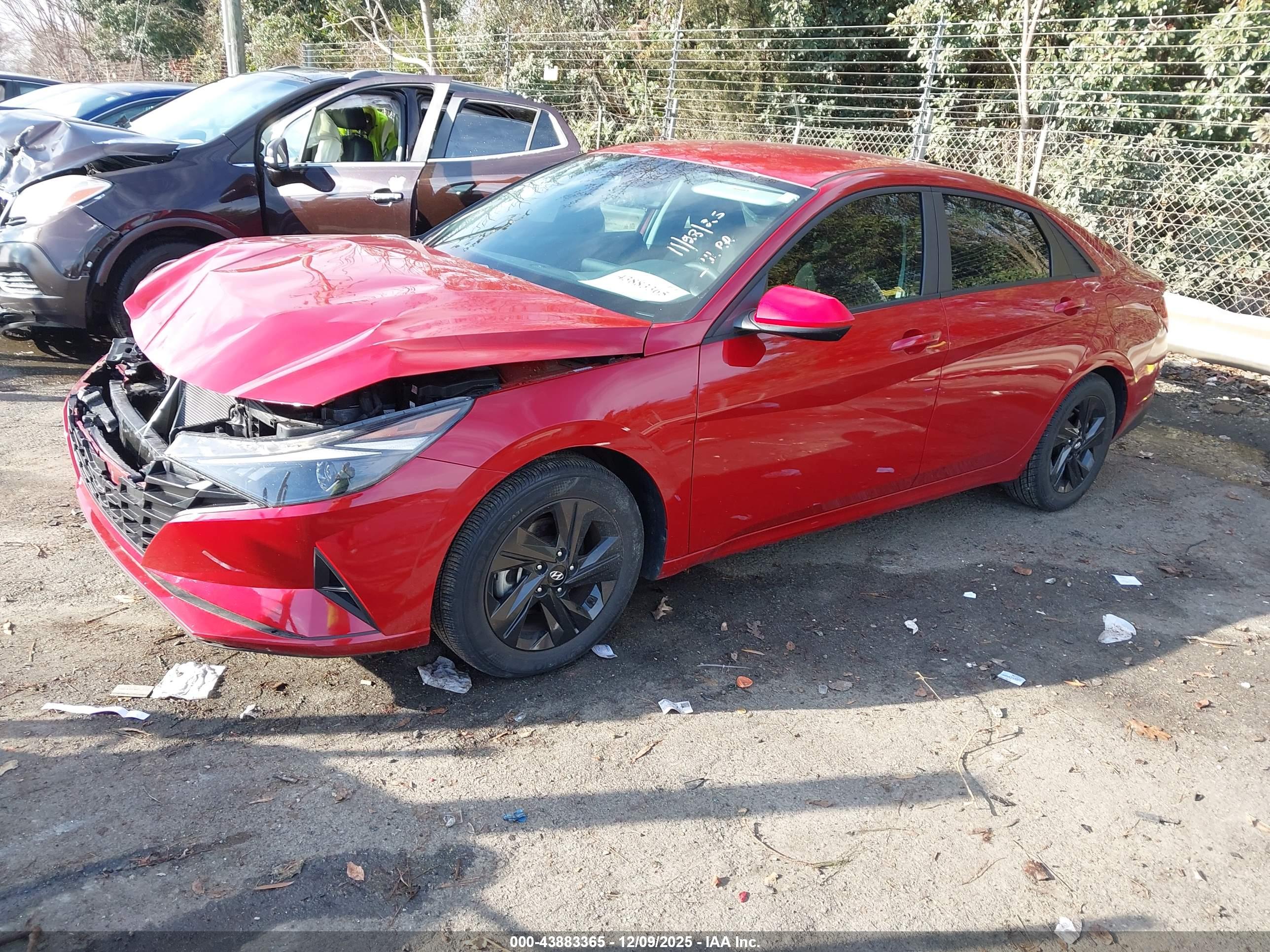 HYUNDAI ELANTRA image 2