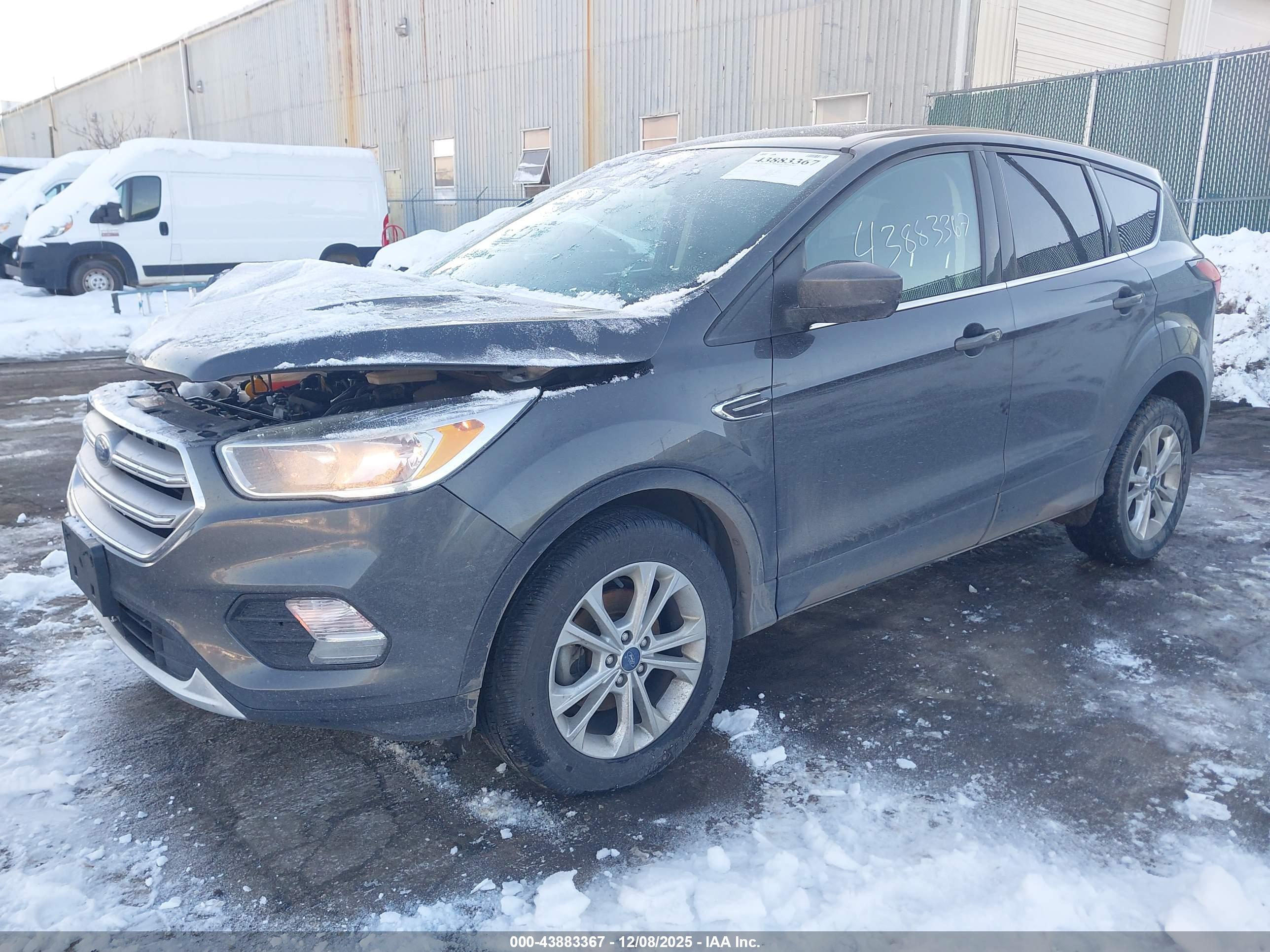 FORD ESCAPE image 2