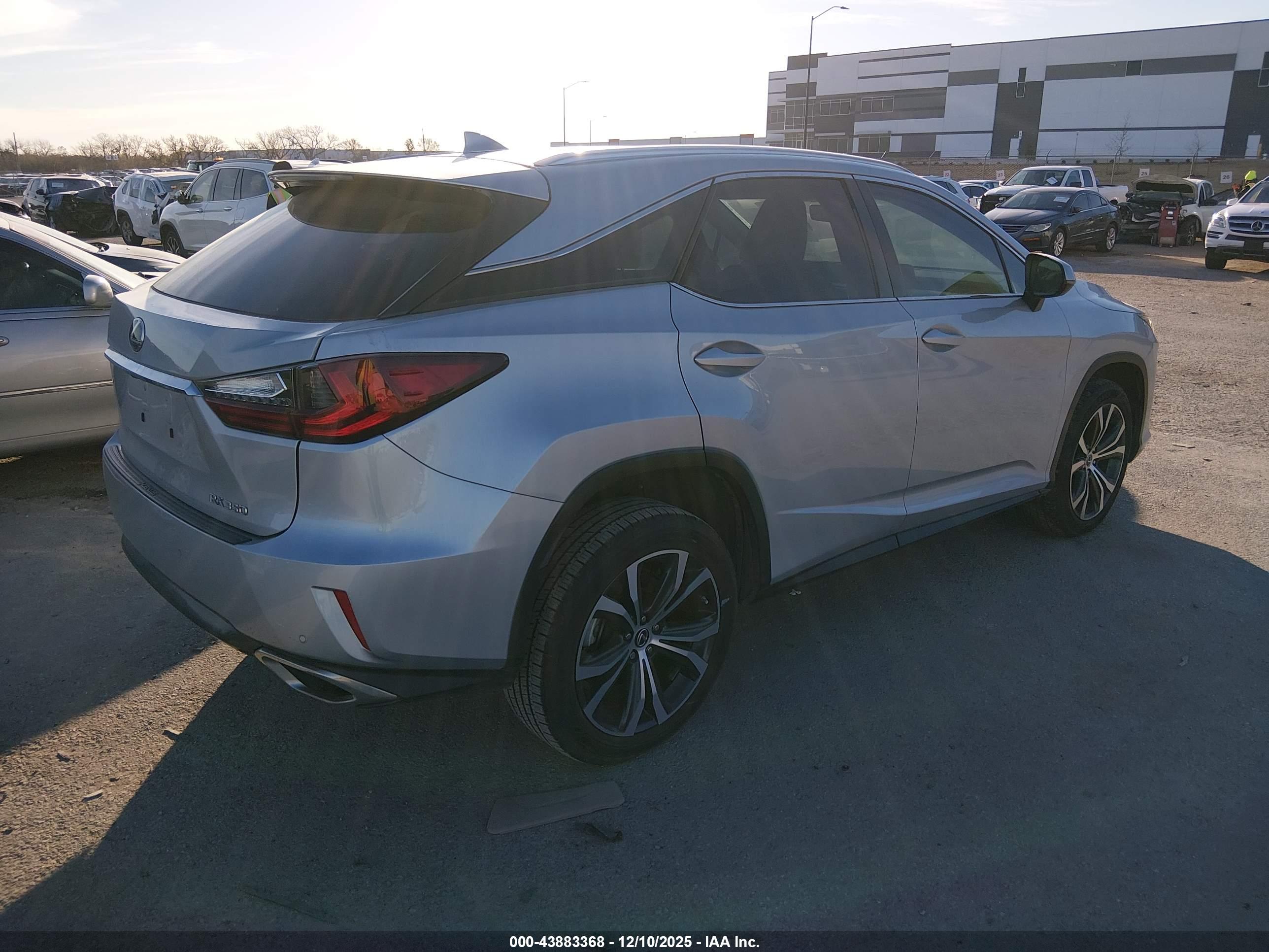 LEXUS RX image 4