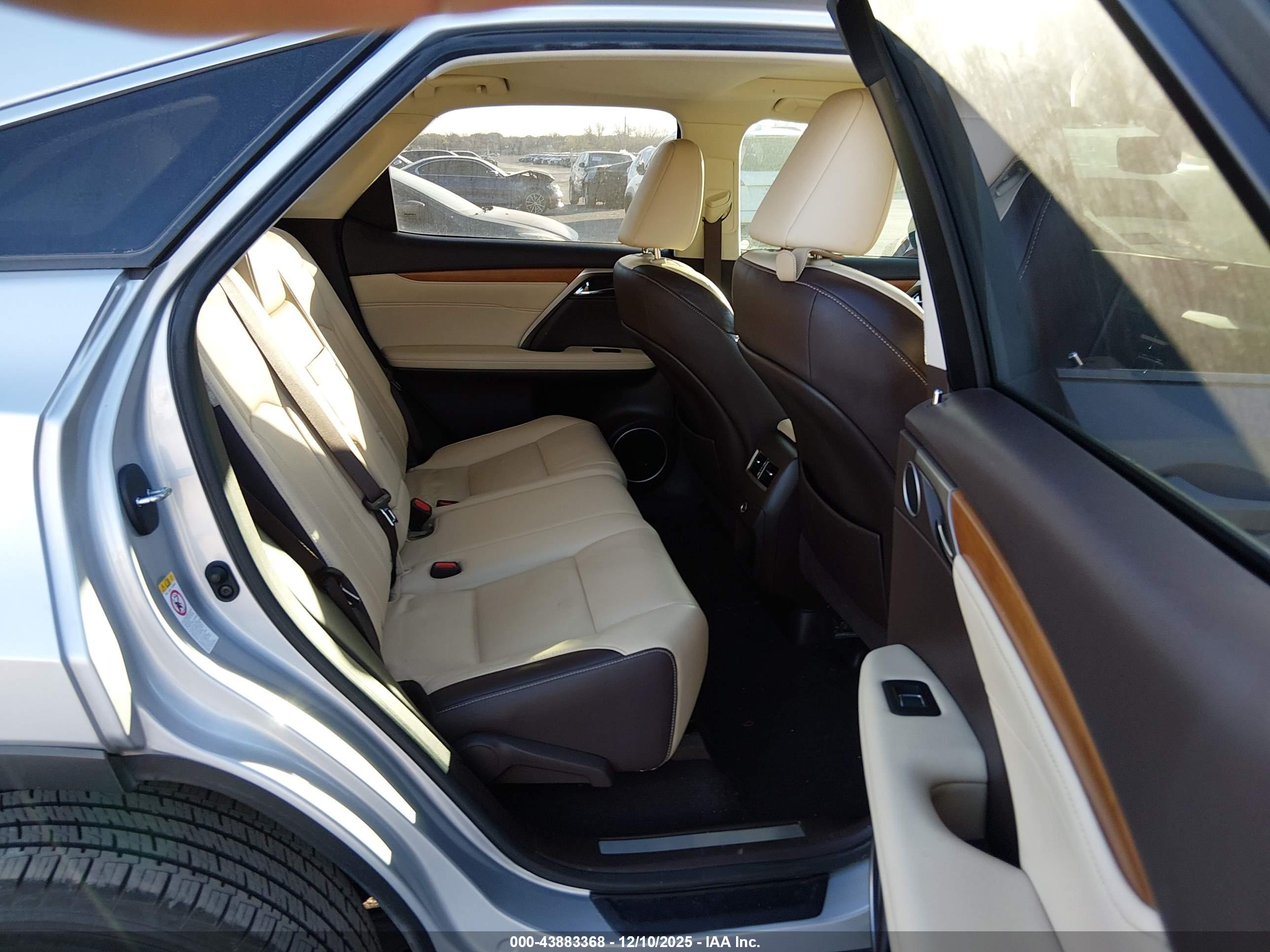 LEXUS RX image 8