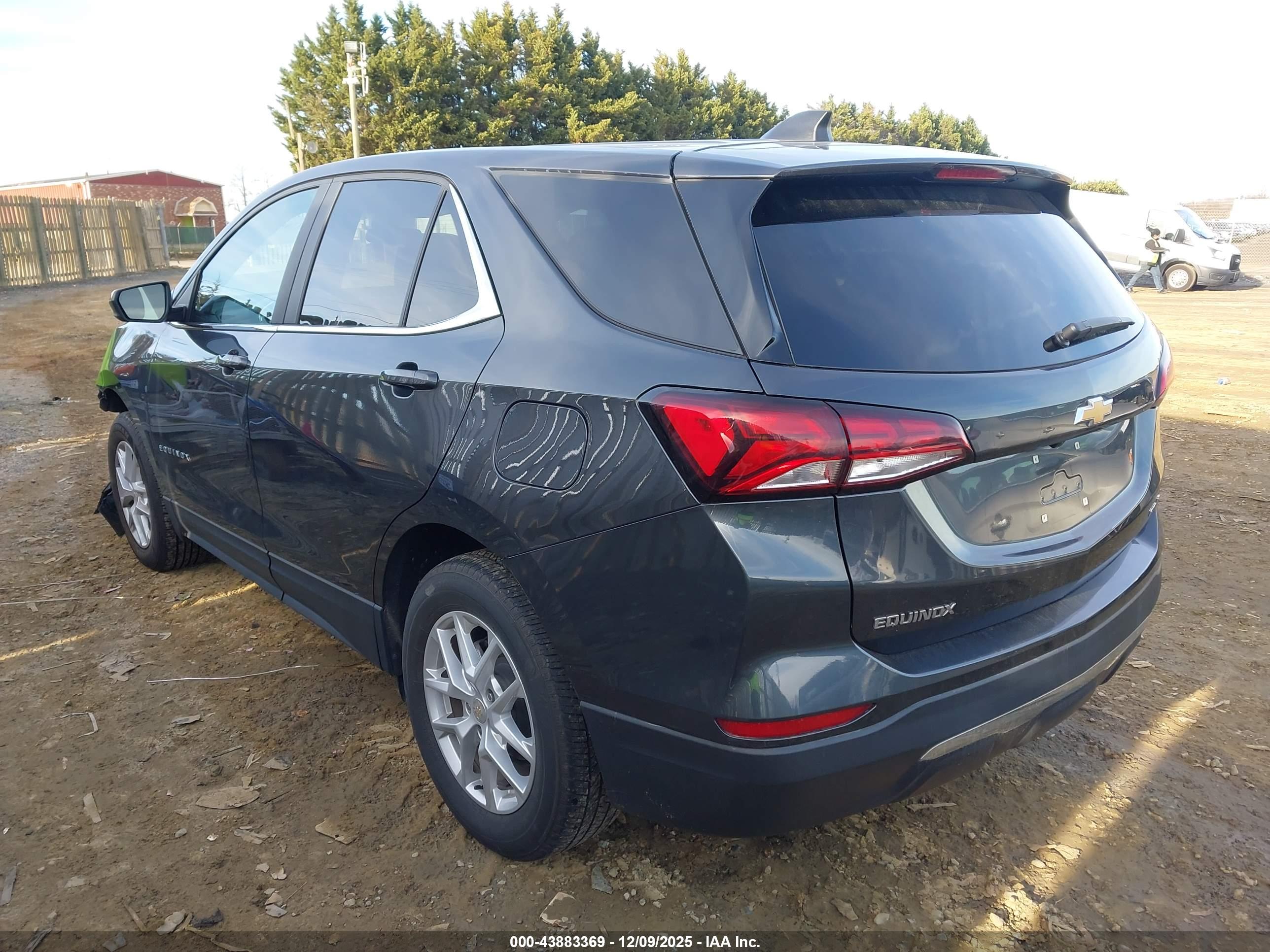 CHEVROLET EQUINOX image 3