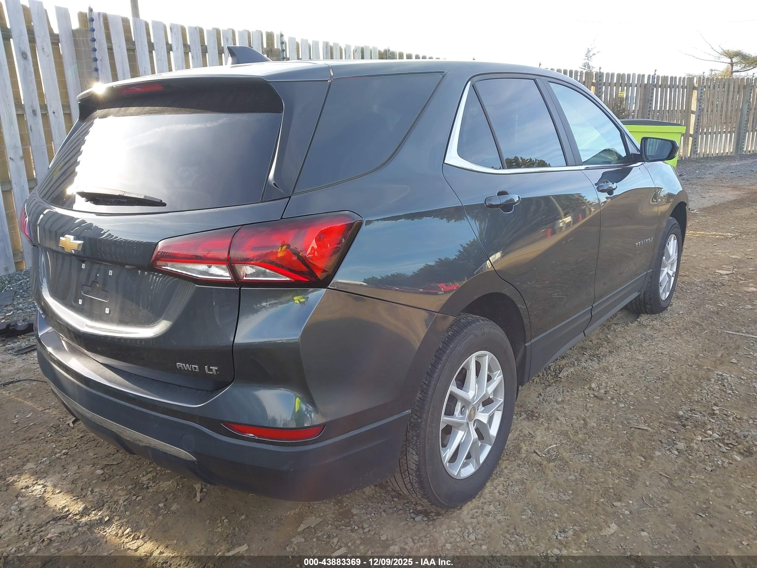 CHEVROLET EQUINOX image 4