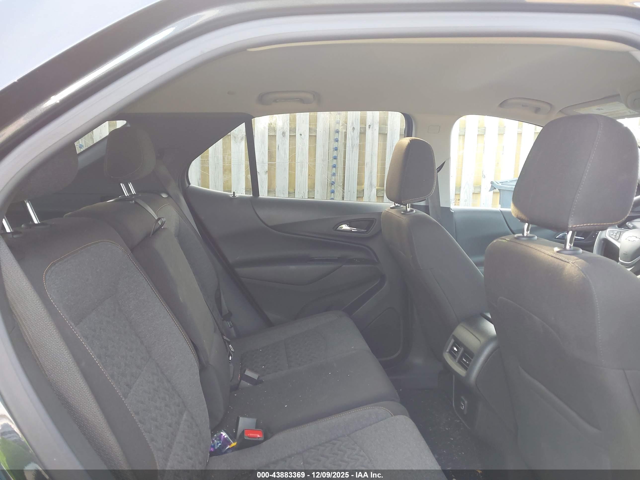 CHEVROLET EQUINOX image 8