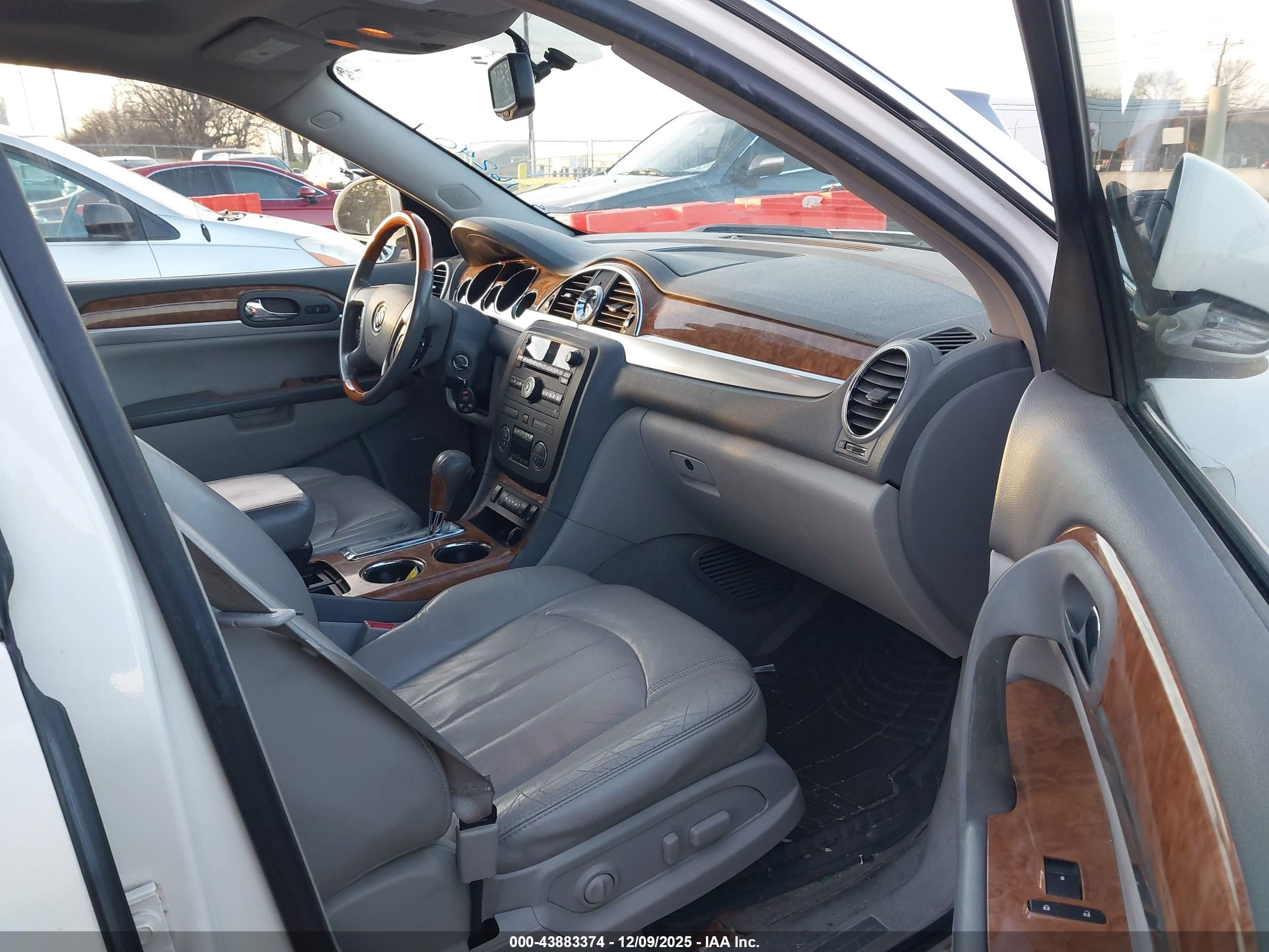 BUICK ENCLAVE image 5