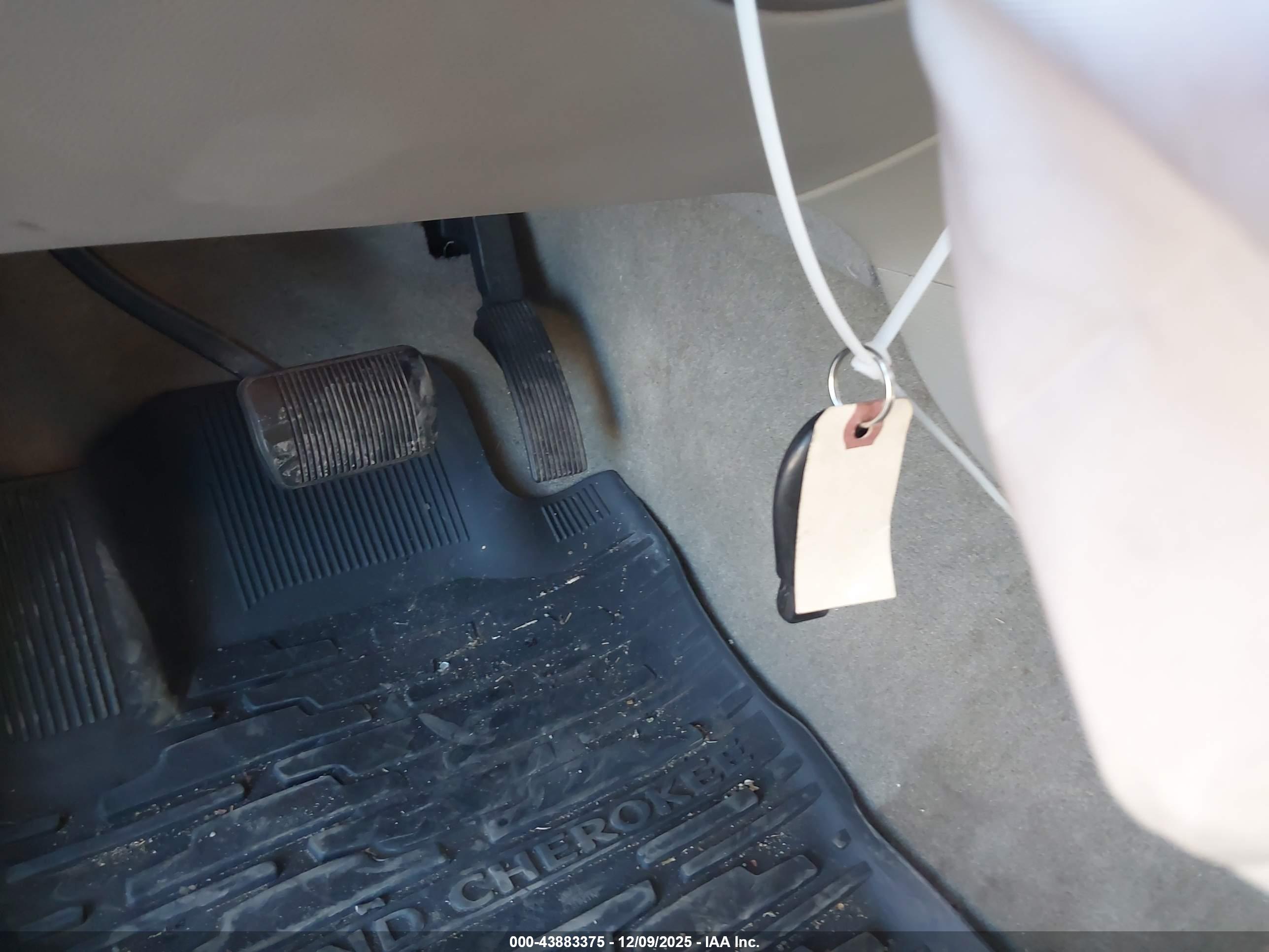 JEEP GRAND image 11