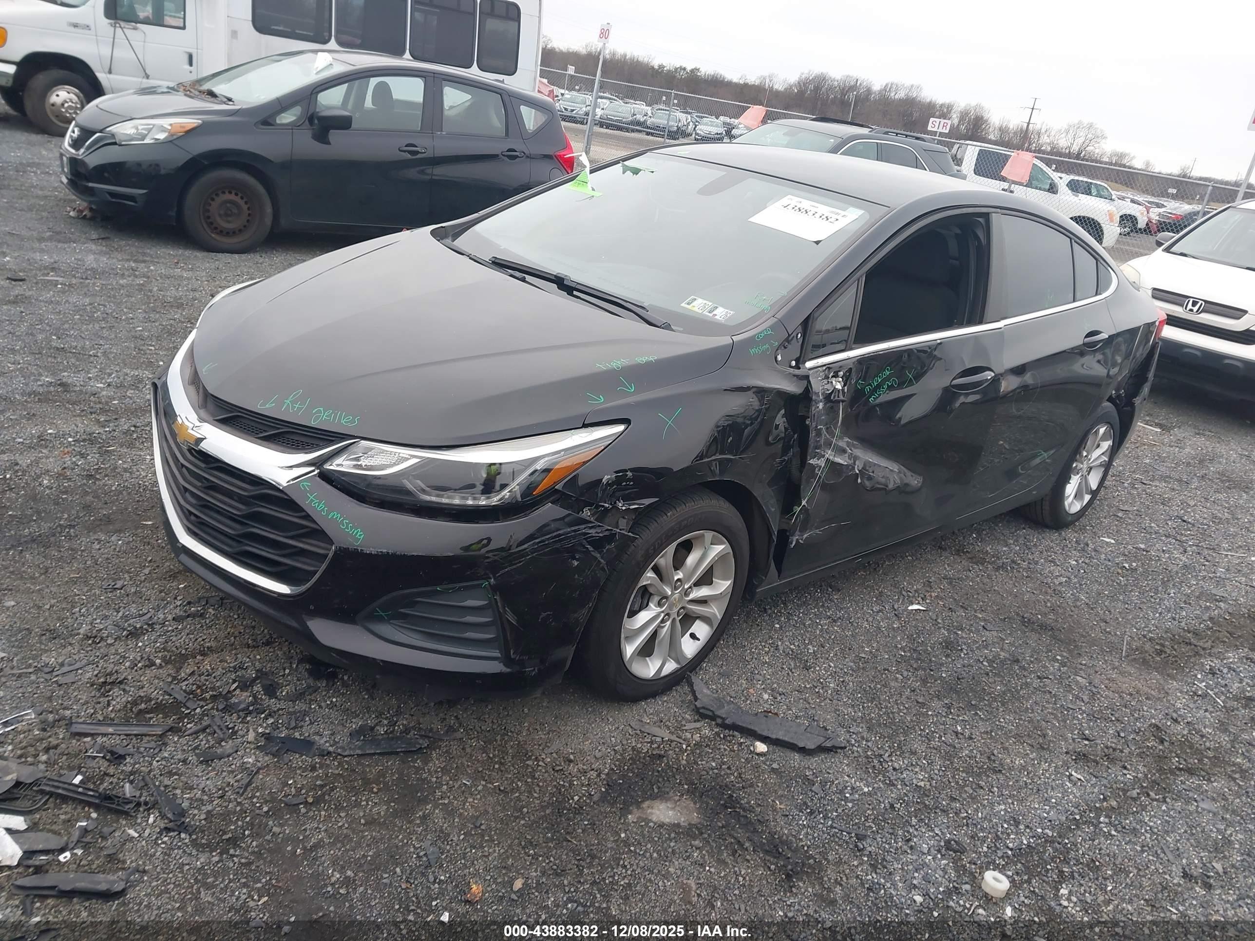 CHEVROLET CRUZE image 2