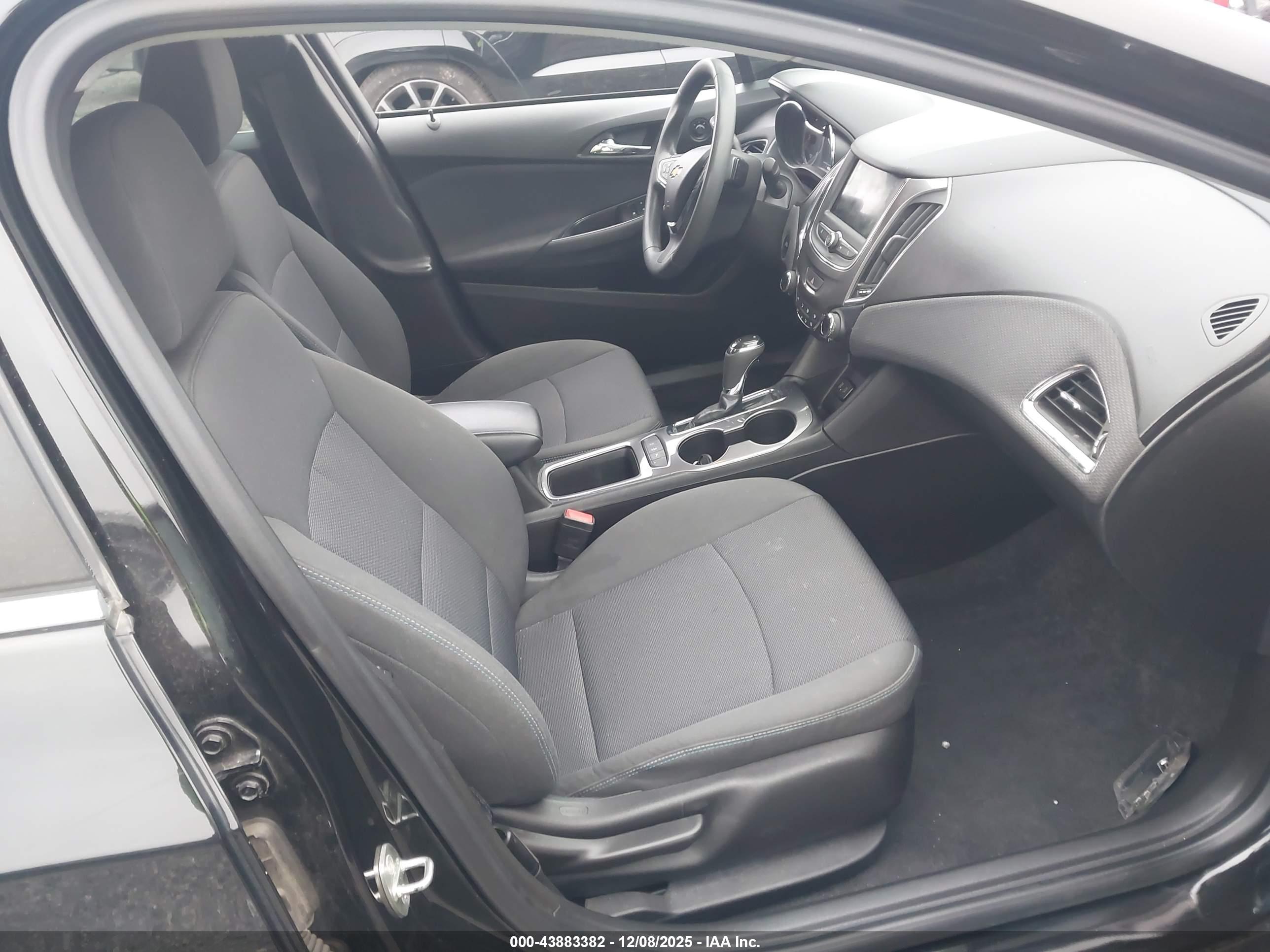 CHEVROLET CRUZE image 5