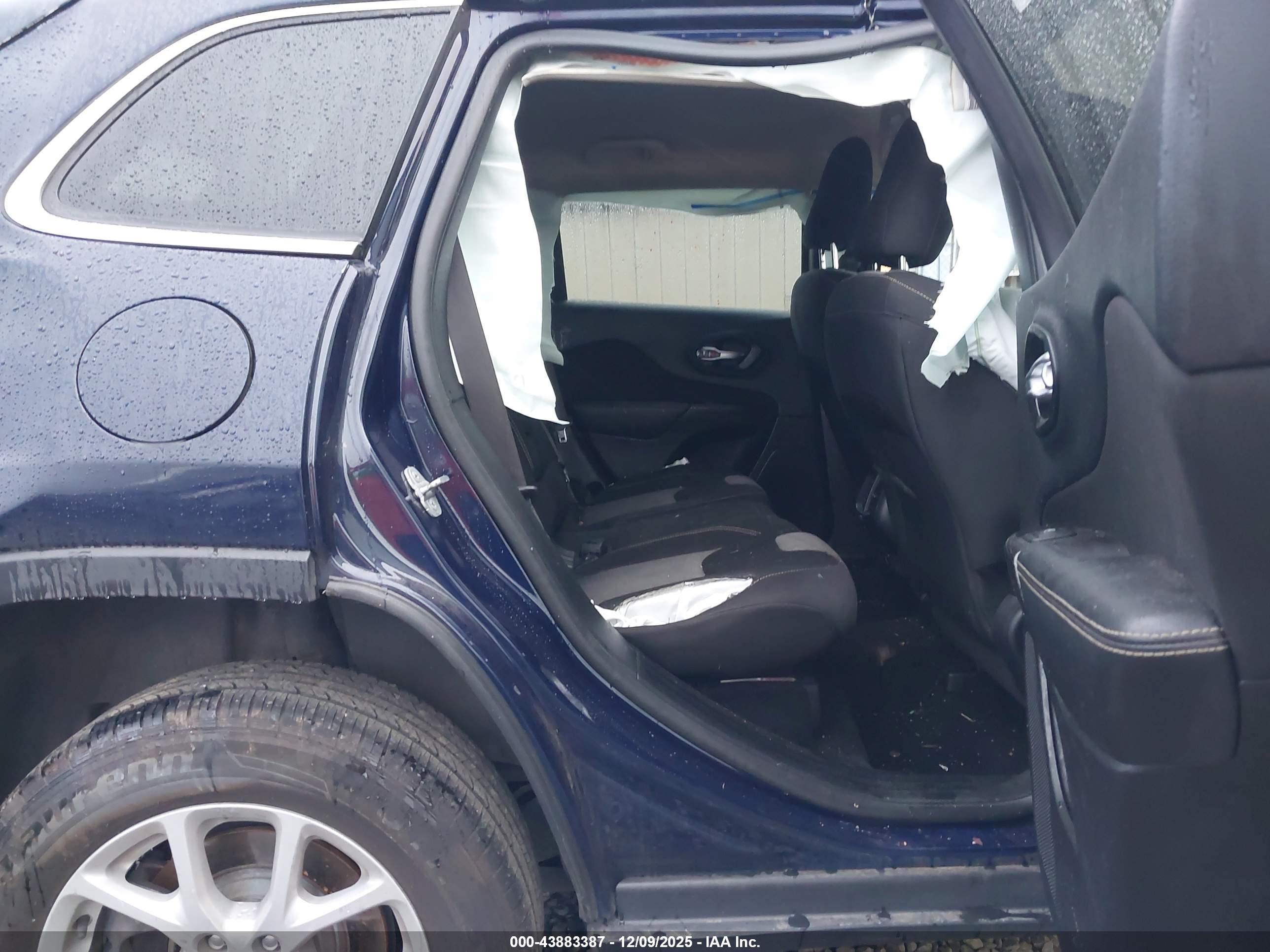 JEEP CHEROKEE image 8